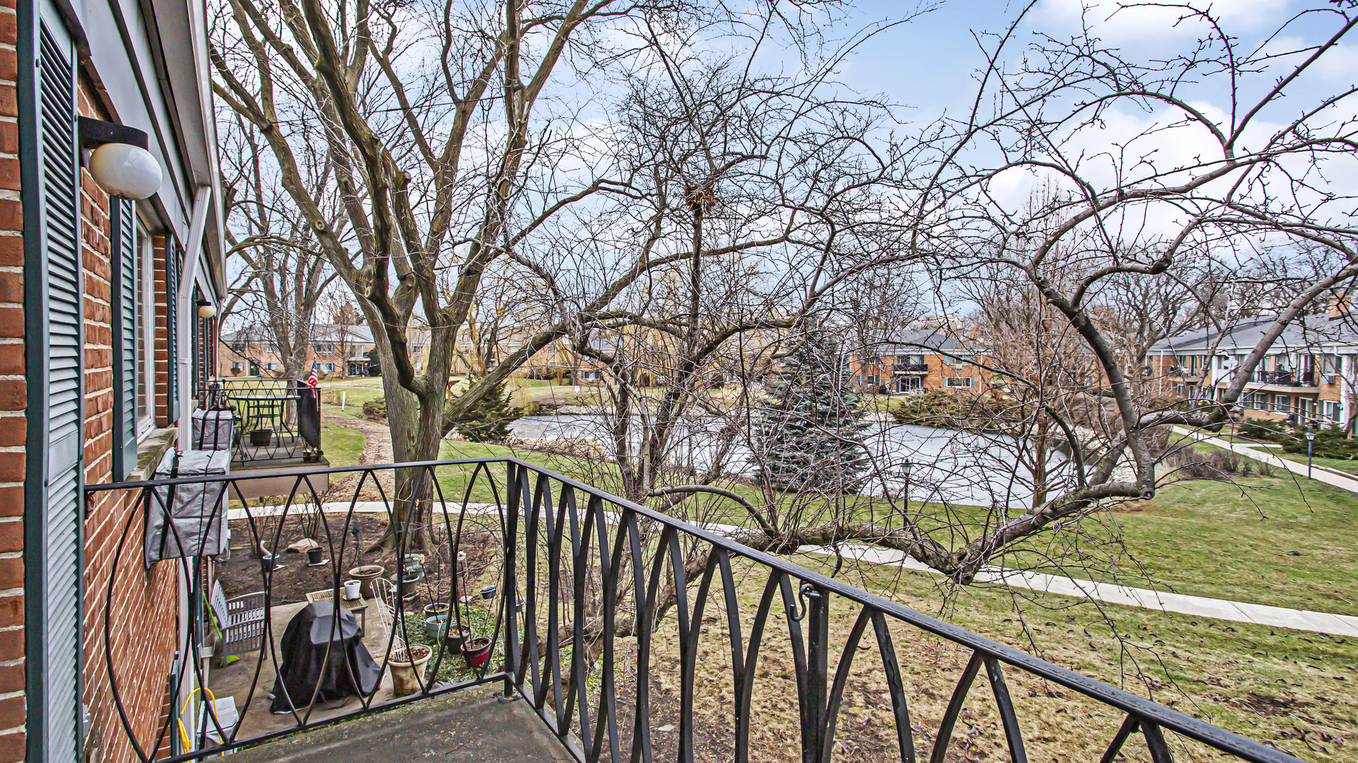 702 E Algonquin Road Unit: K209