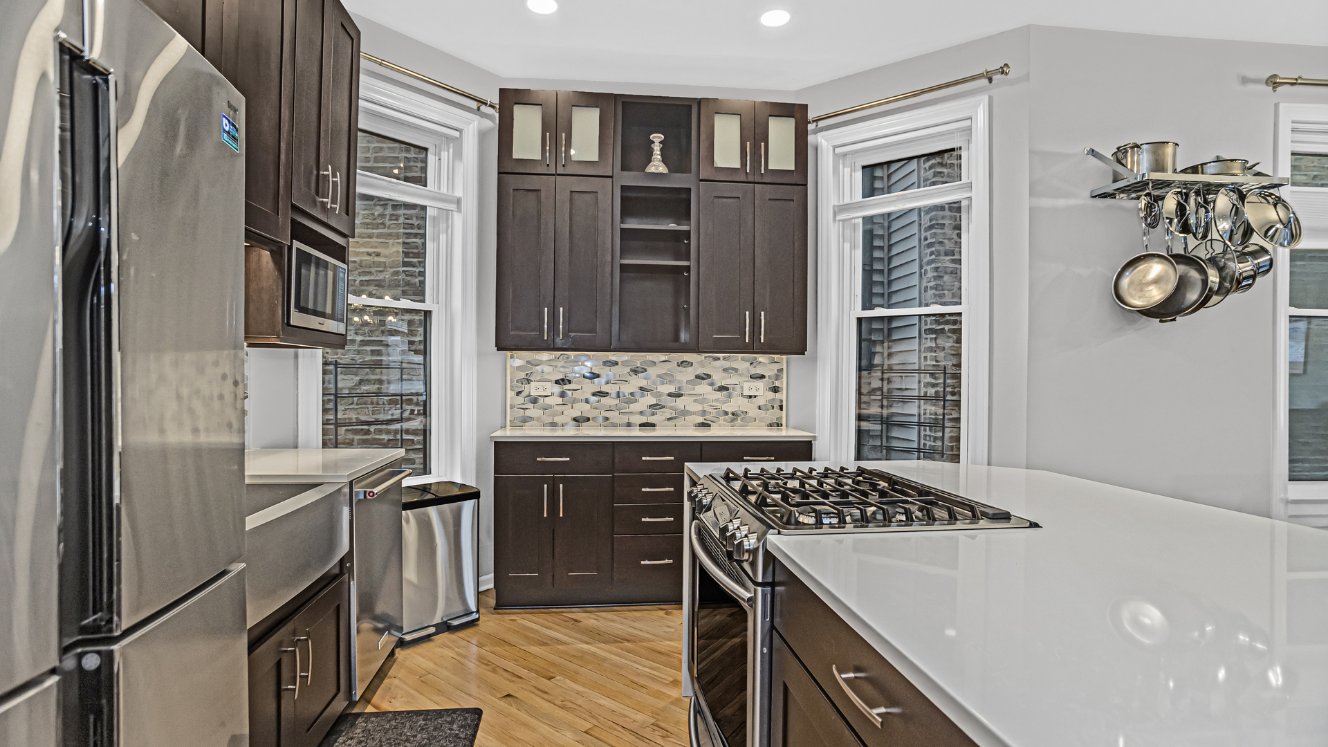 824 W Dakin Street Unit: 1
