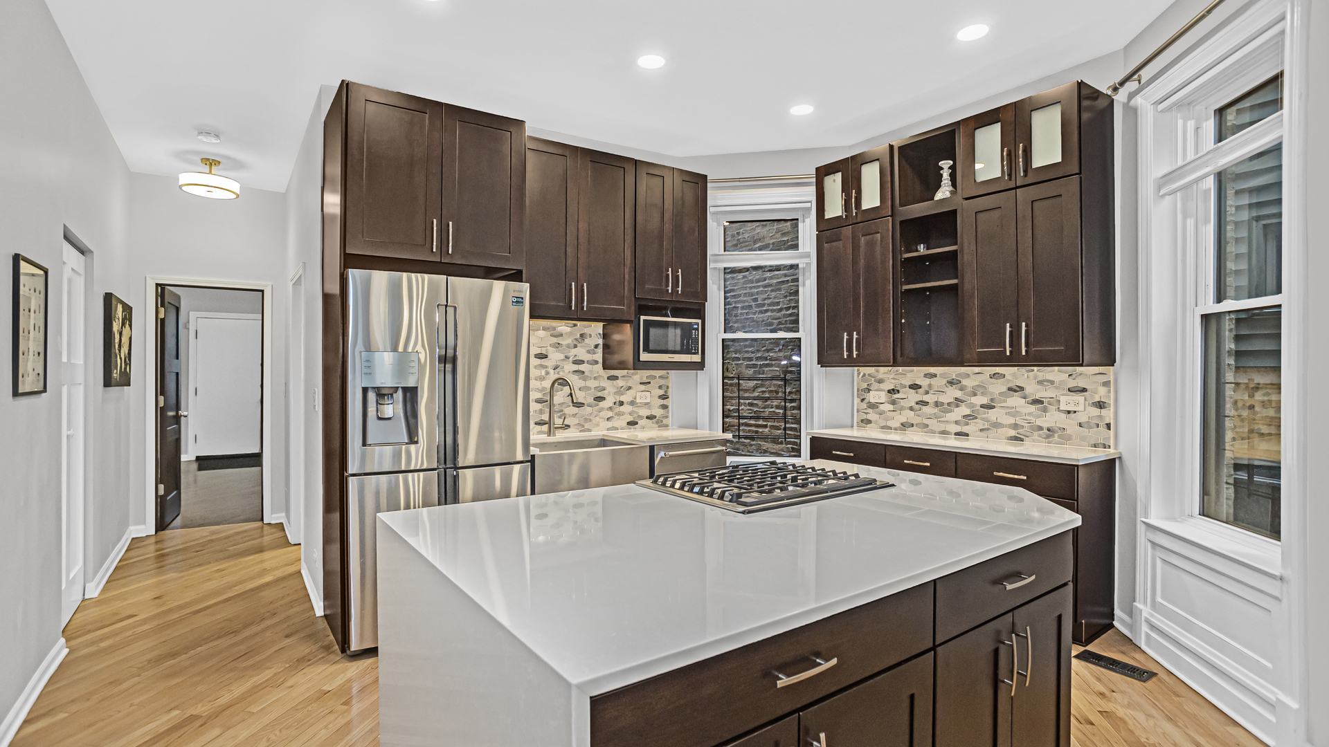 824 W Dakin Street Unit: 1