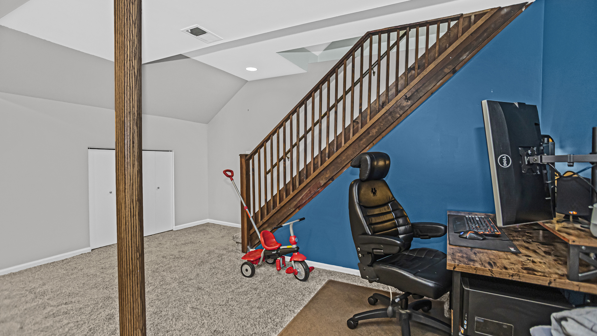 824 W Dakin Street Unit: 1