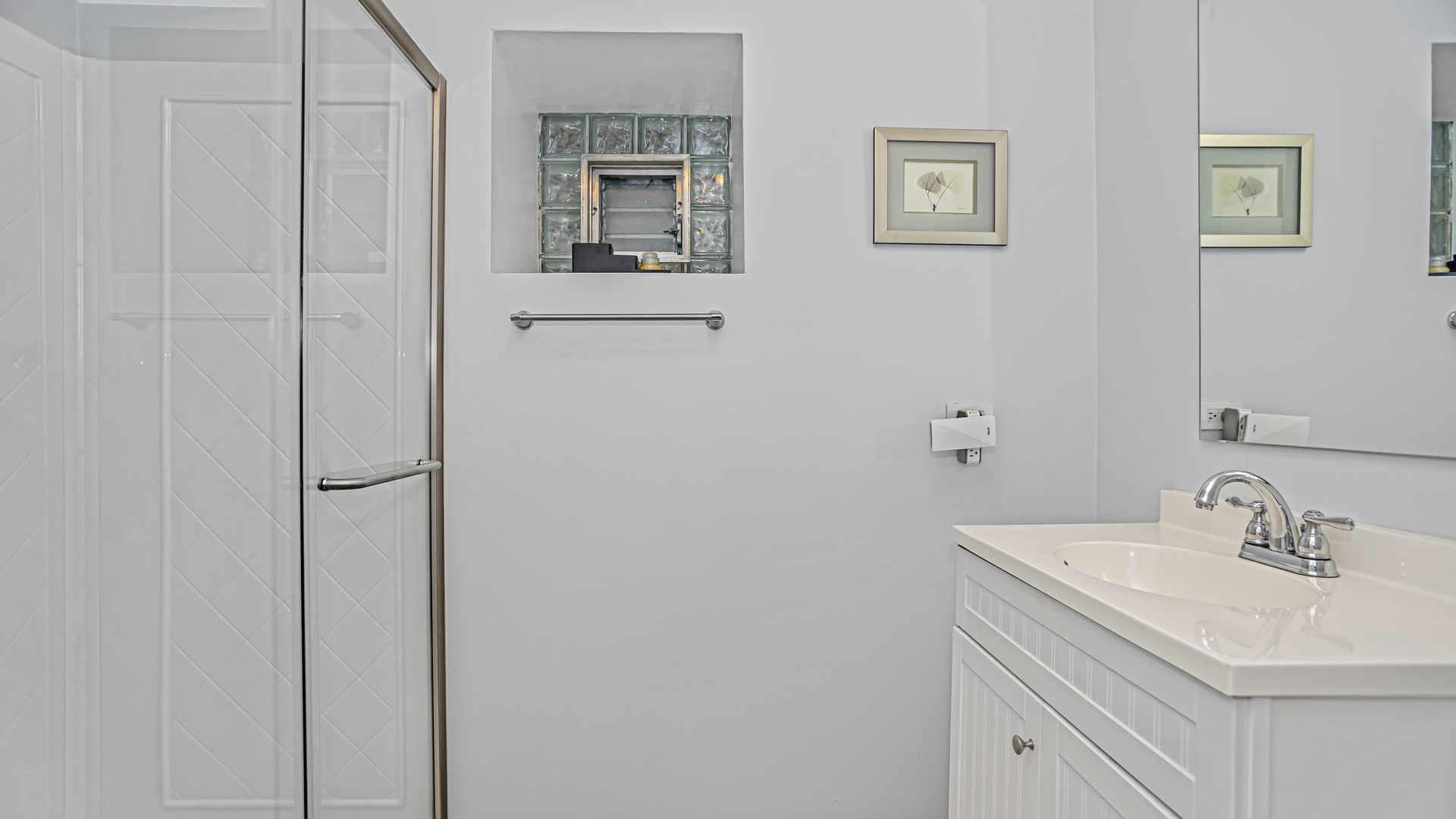 824 W Dakin Street Unit: 1