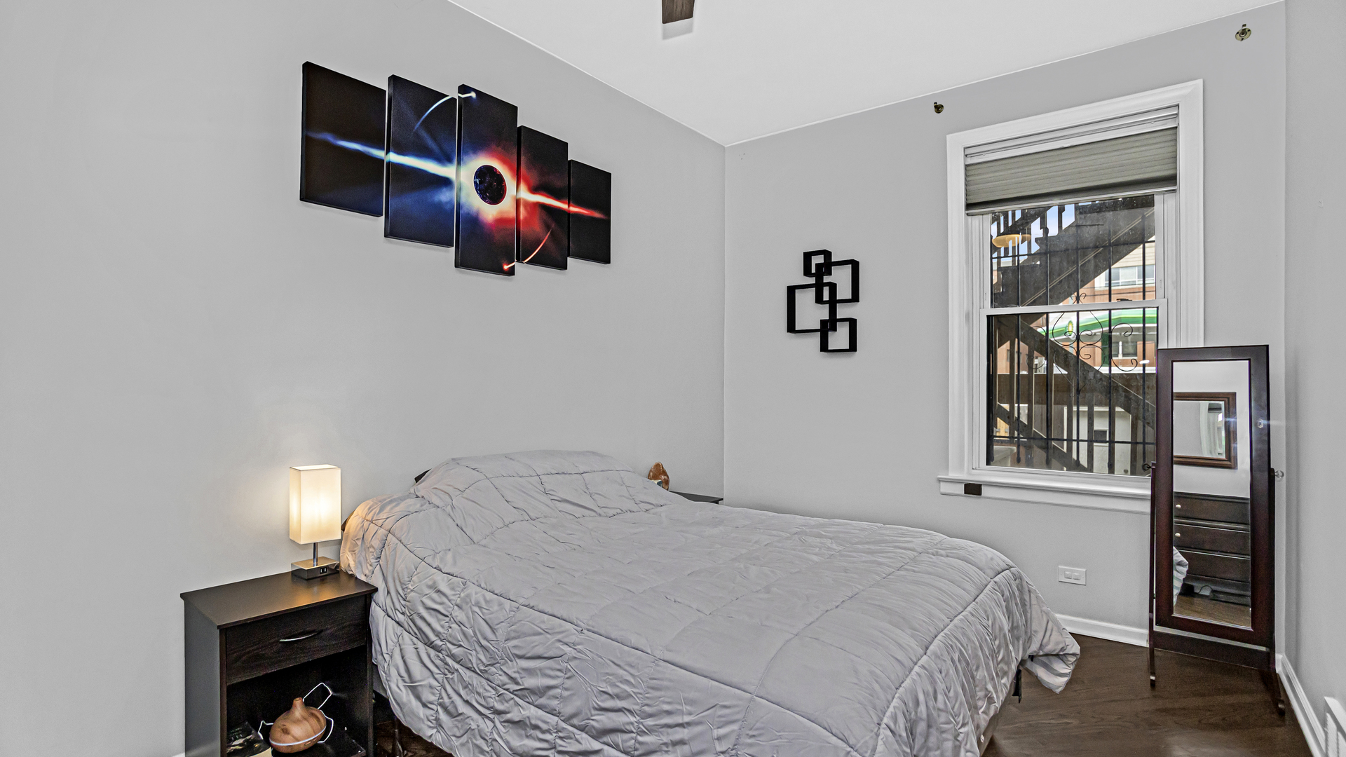 824 W Dakin Street Unit: 1
