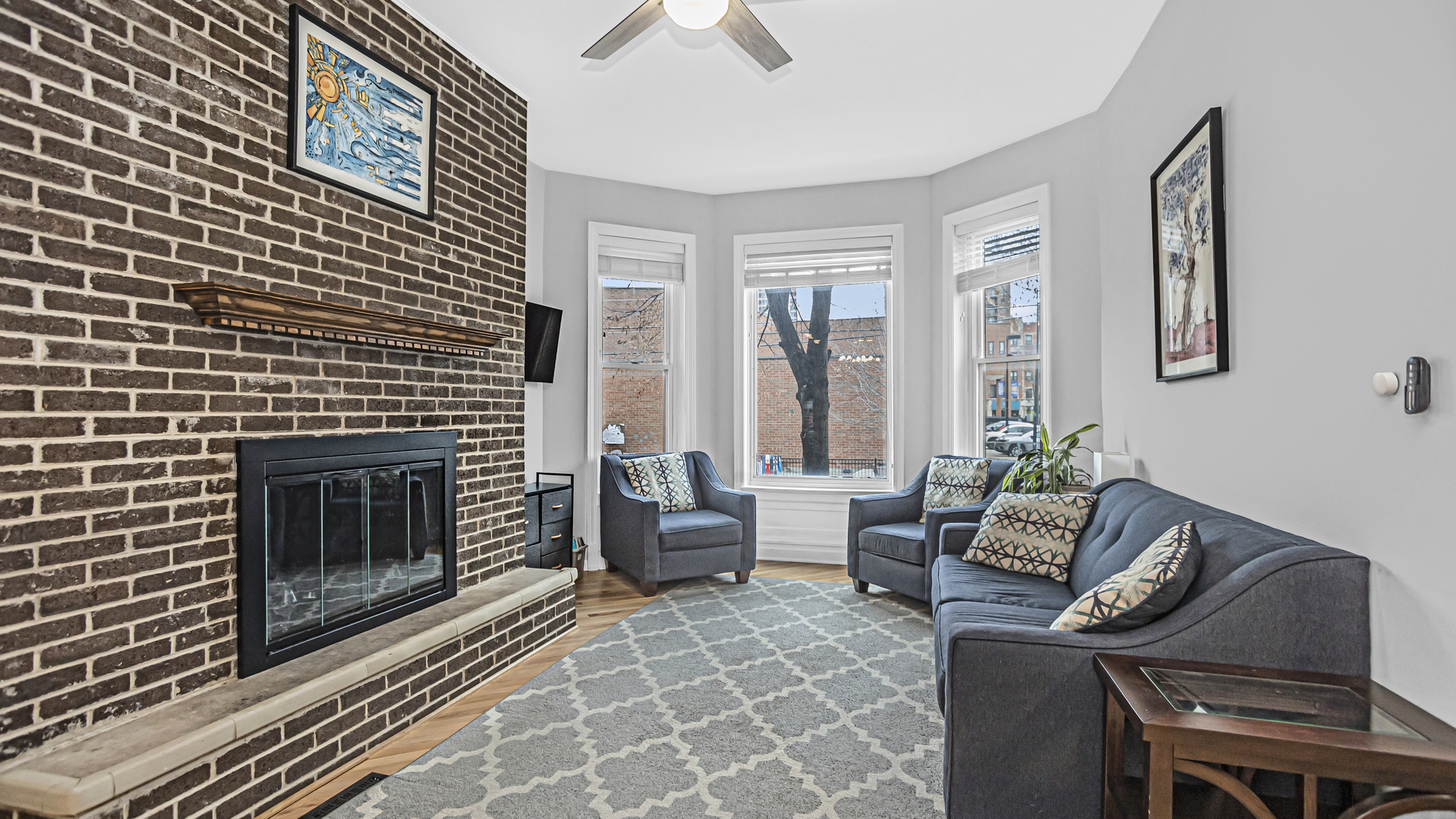 824 W Dakin Street Unit: 1