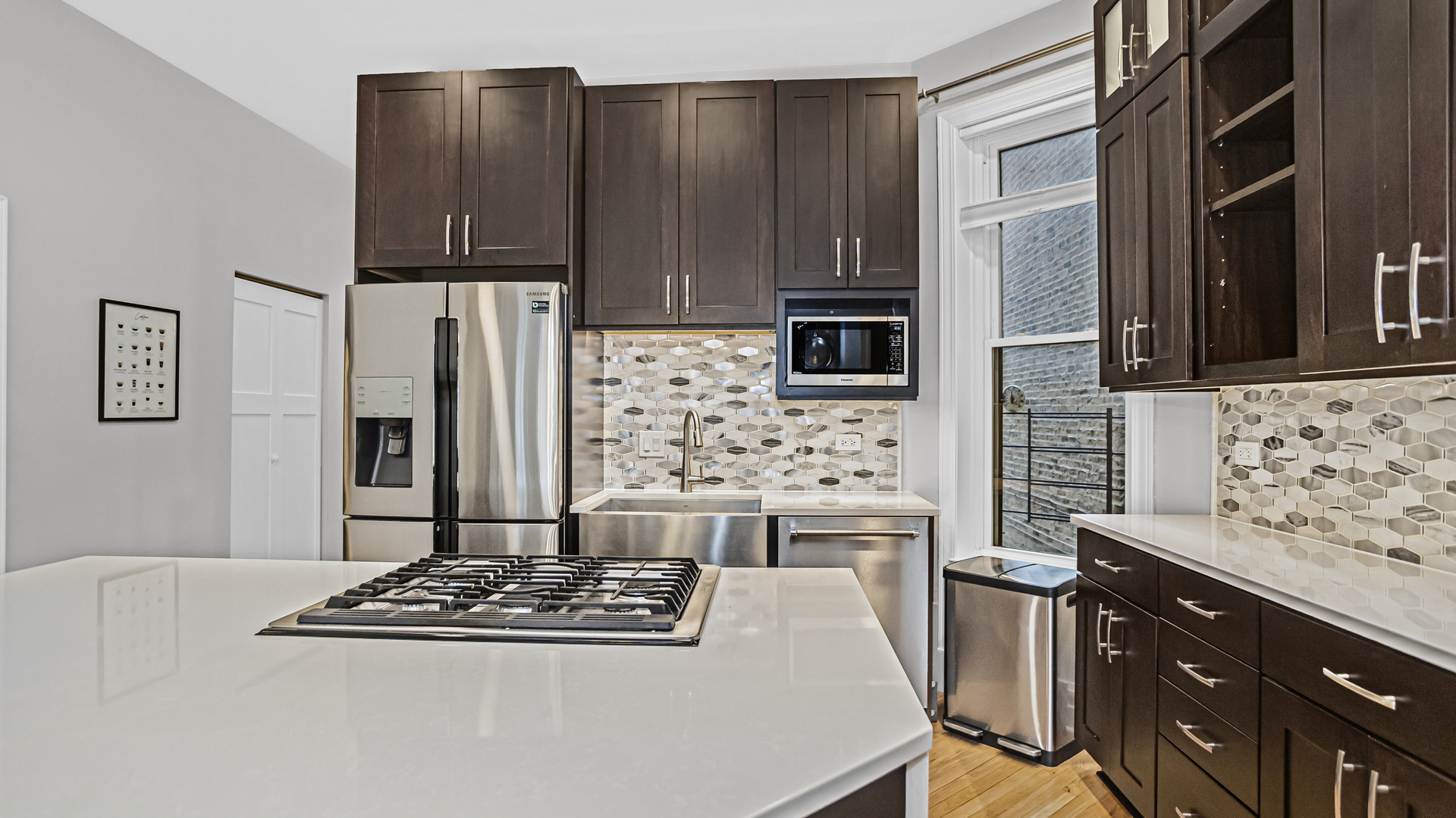 824 W Dakin Street Unit: 1
