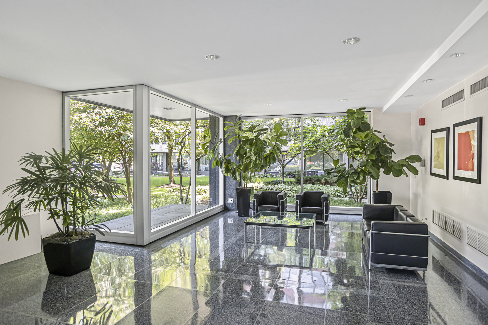 3430 N Lake Shore Drive Unit: 3N