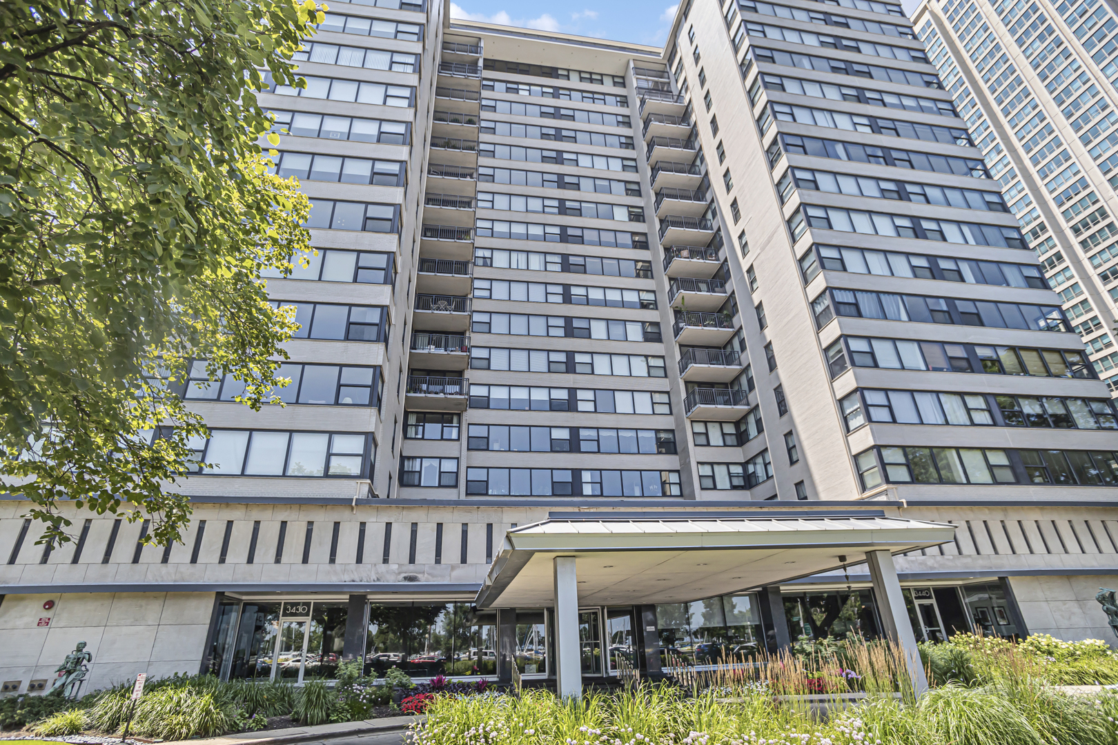 3430 N Lake Shore Drive Unit: 3N