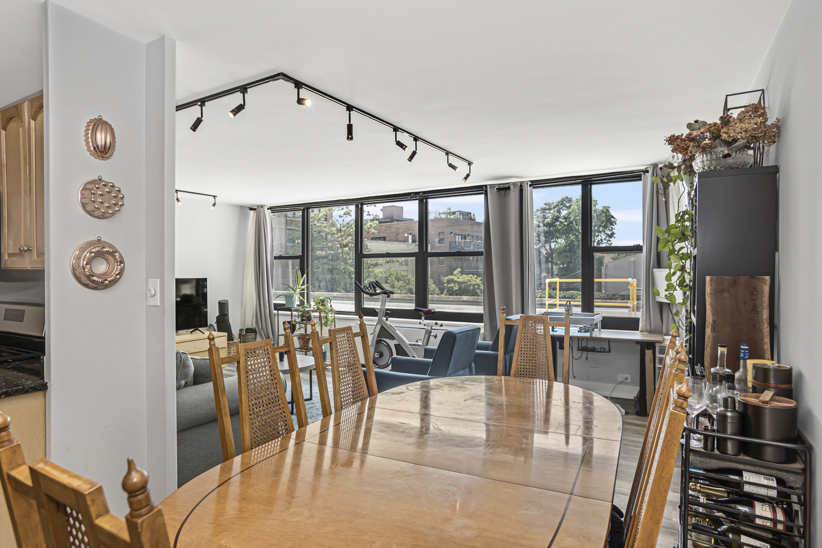 3430 N Lake Shore Drive Unit: 3N