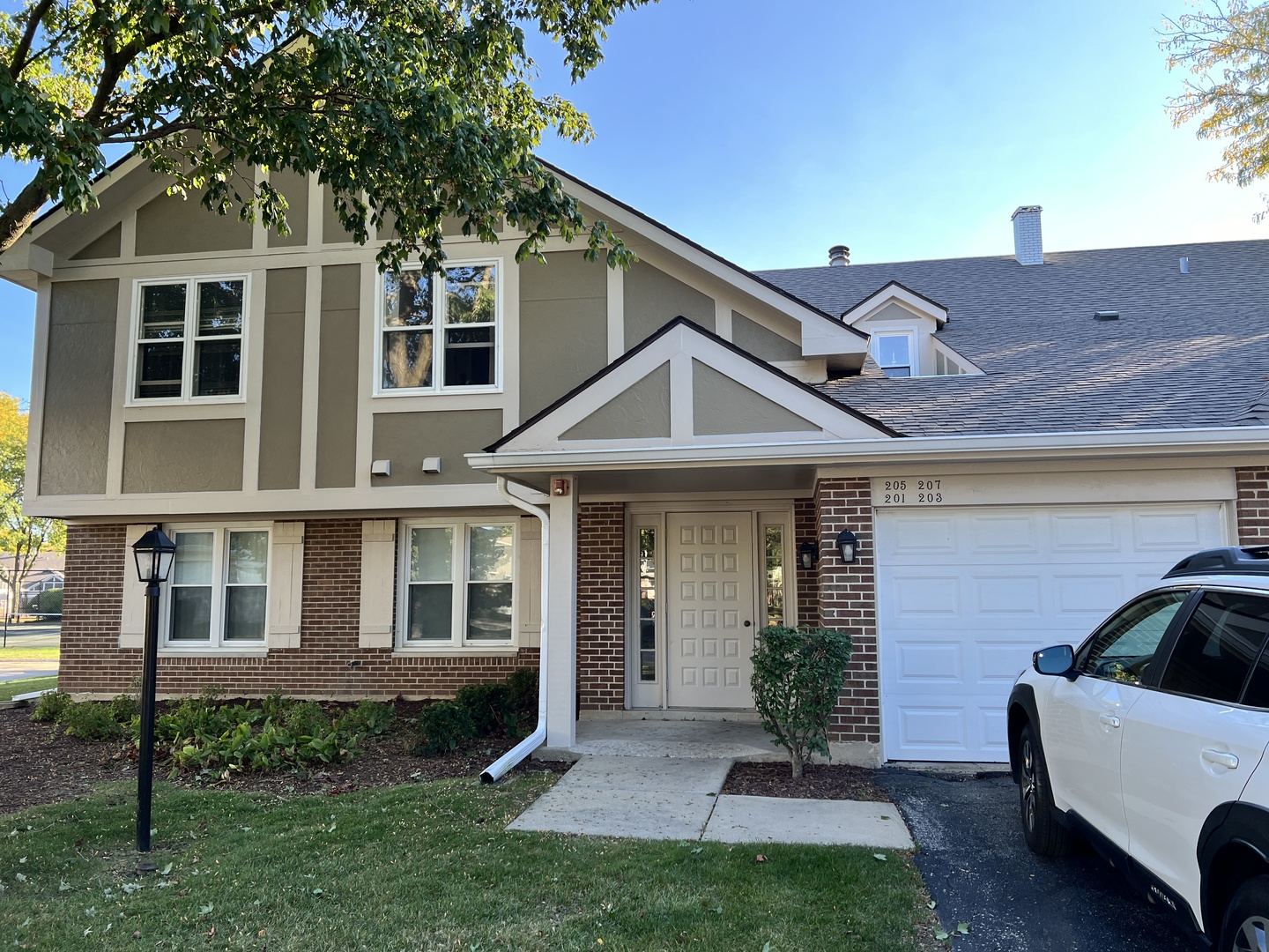 207 Coventry Circle Unit: 207