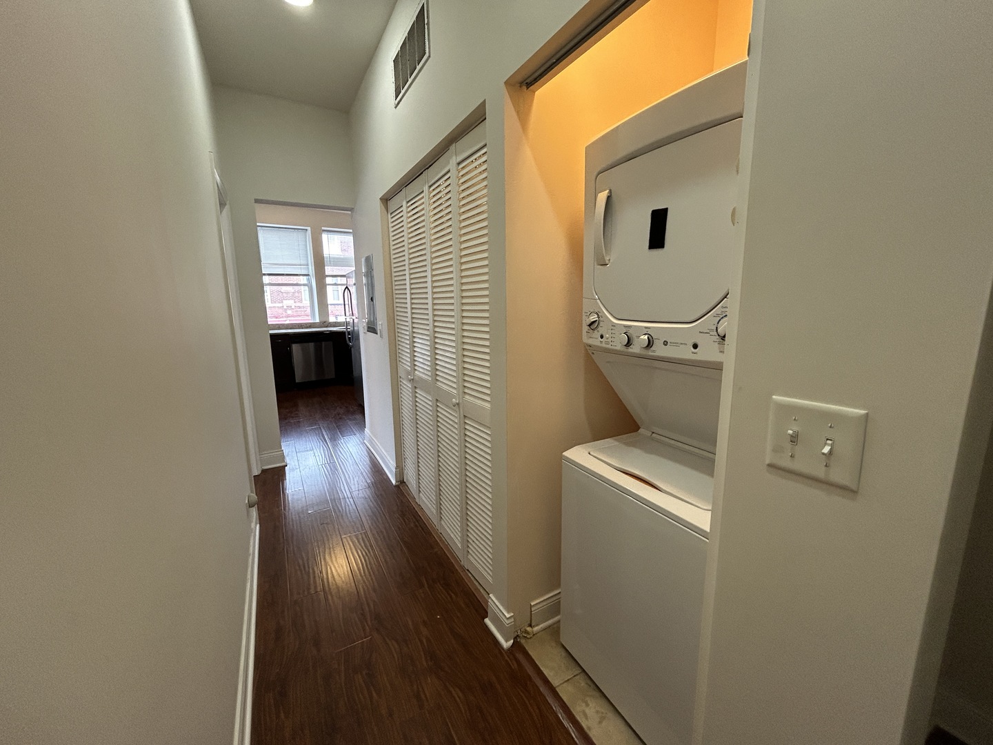 4756 N Clark Street Unit: 3