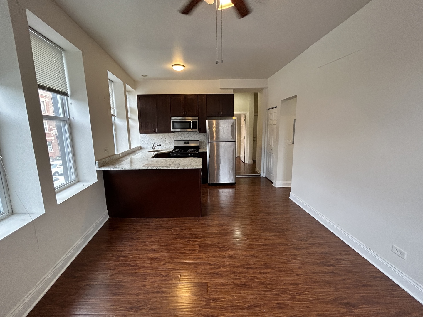 4756 N Clark Street Unit: 3