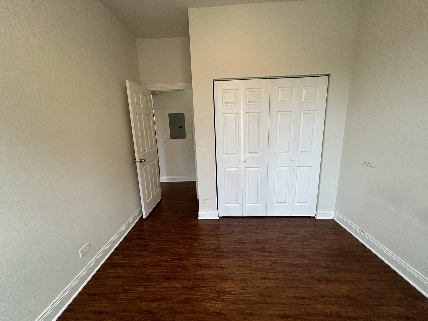 4756 N Clark Street Unit: 3
