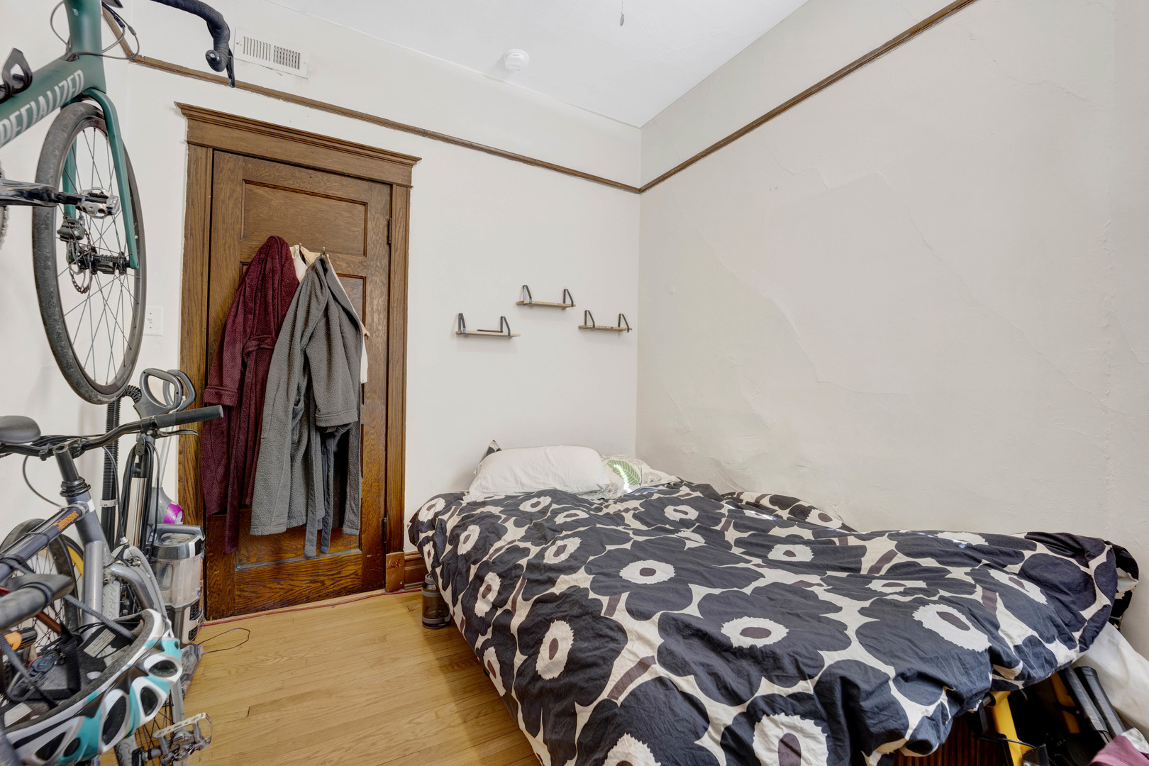 2735 N Magnolia Avenue Unit: 3F