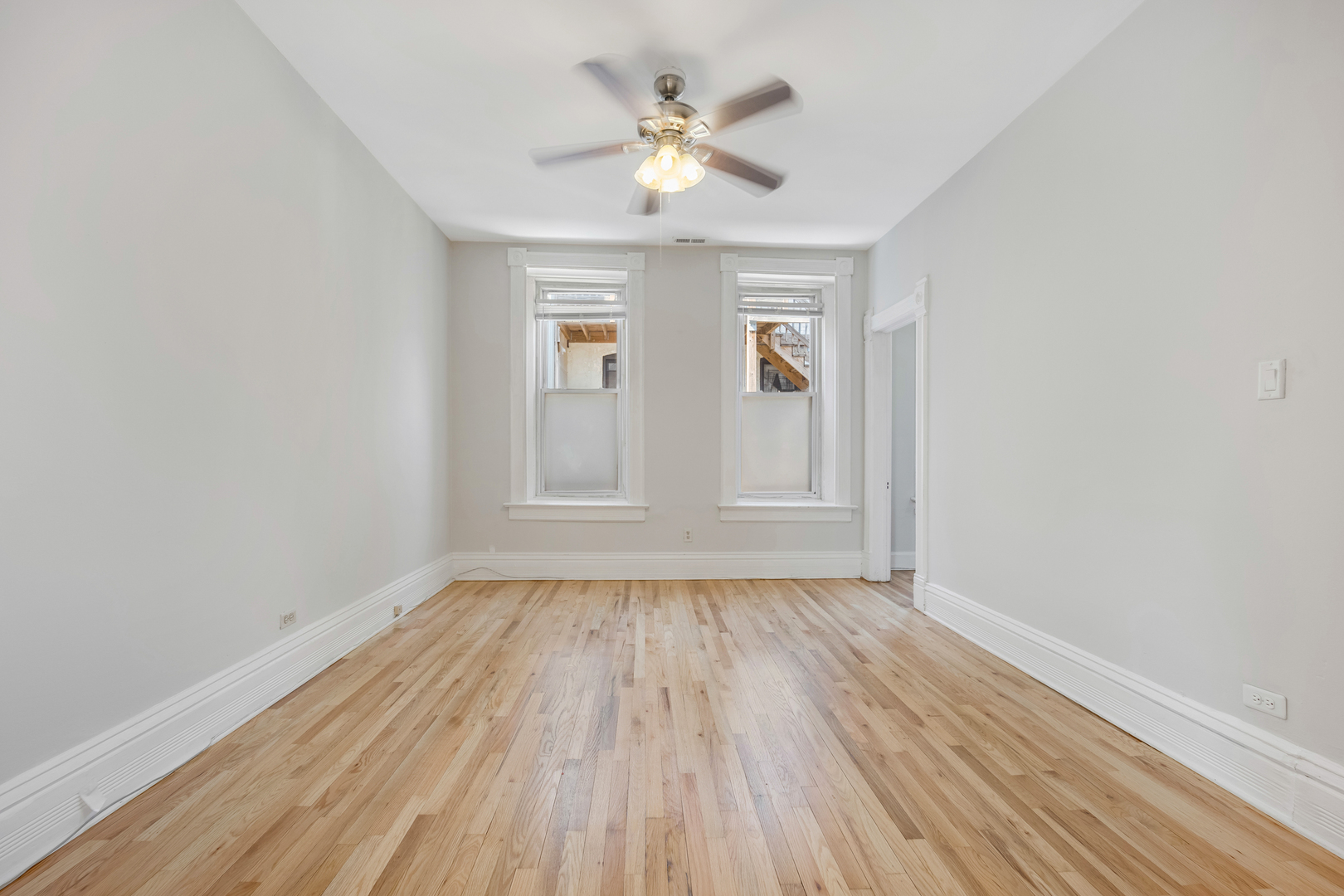 2735 N Magnolia Avenue Unit: CH2