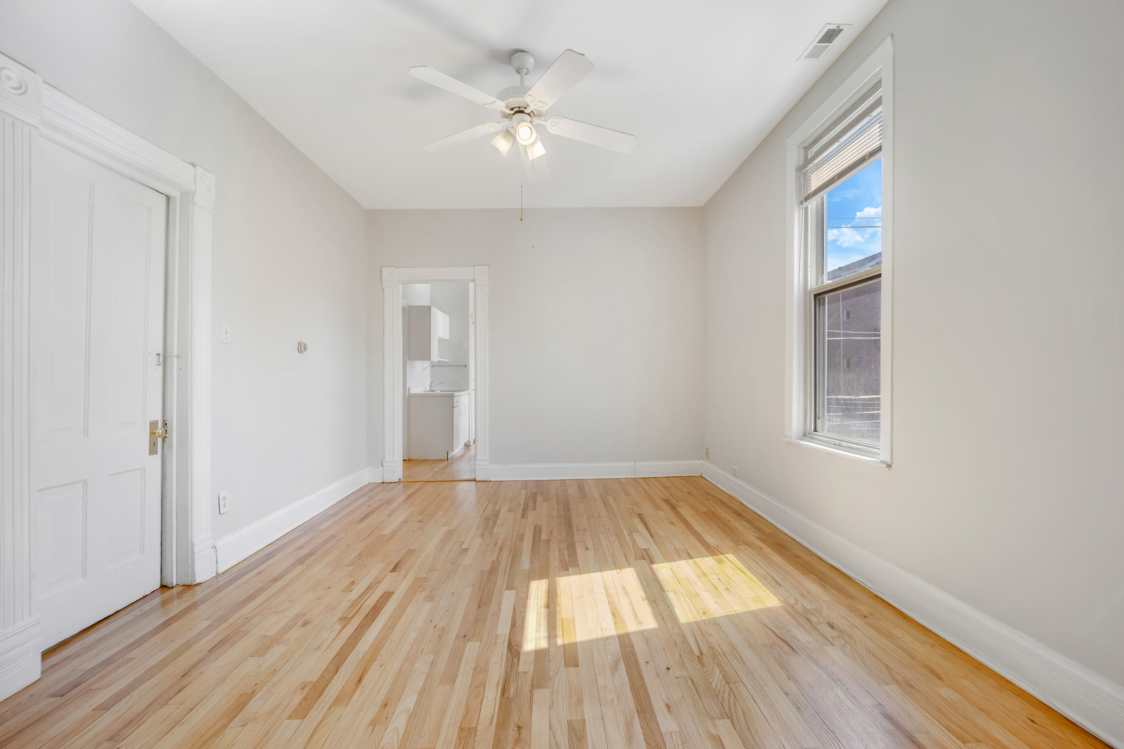 2735 N Magnolia Avenue Unit: CH2