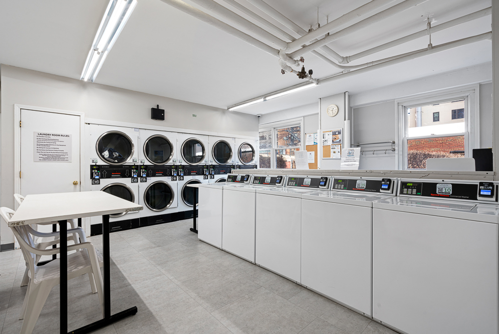 2909 N SHERIDAN Road Unit: 912