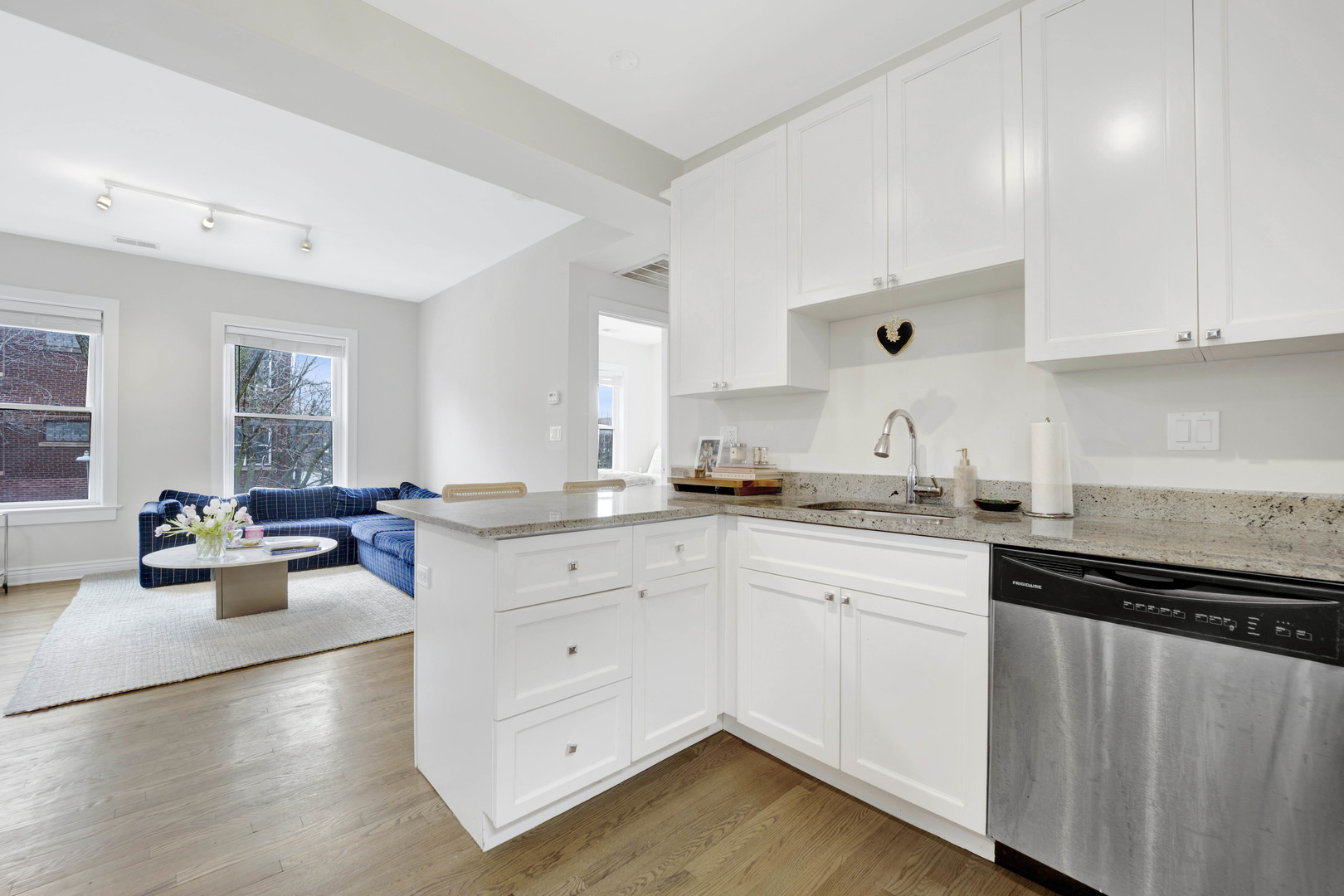 3602 N Oakley Avenue Unit: 1