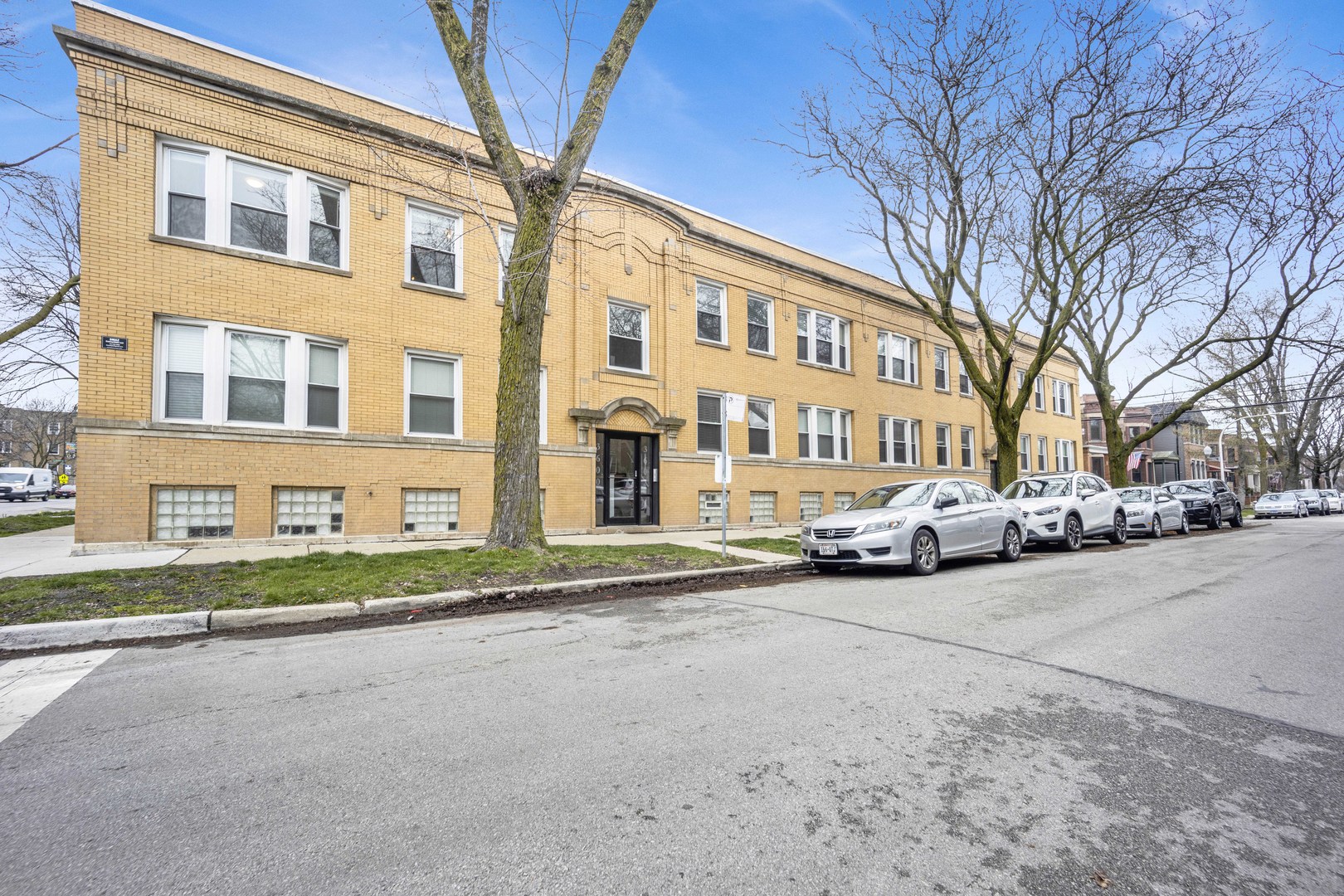 3602 N Oakley Avenue Unit: 1