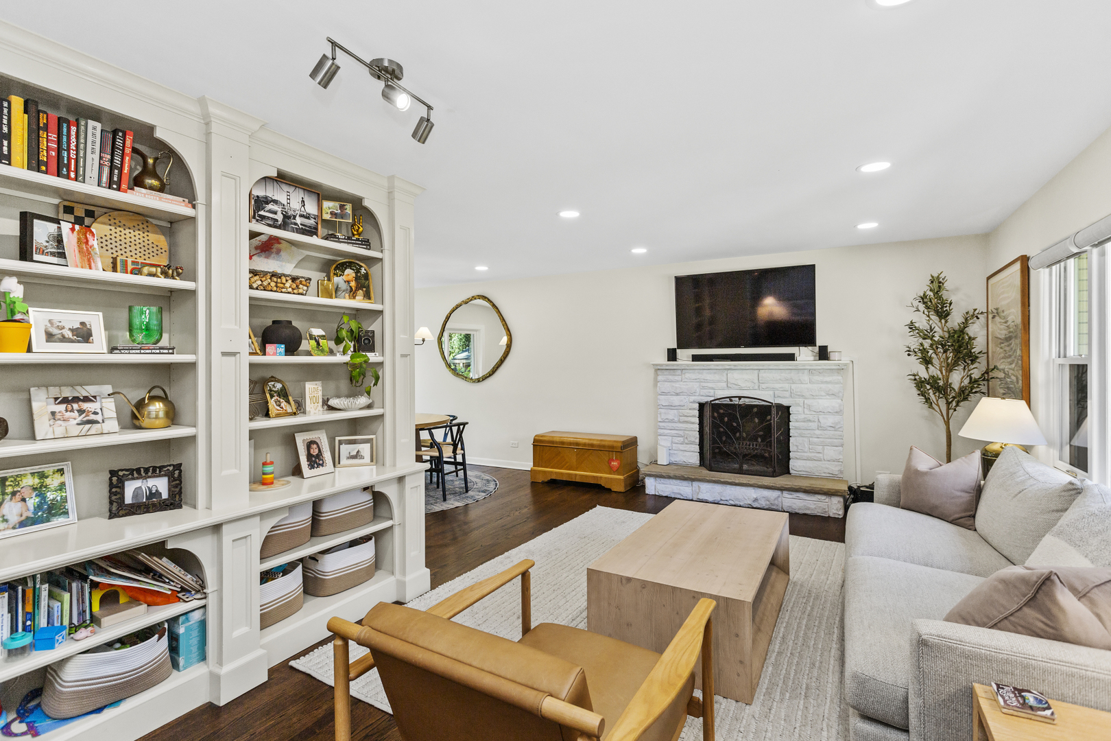 303 Woodstock Avenue