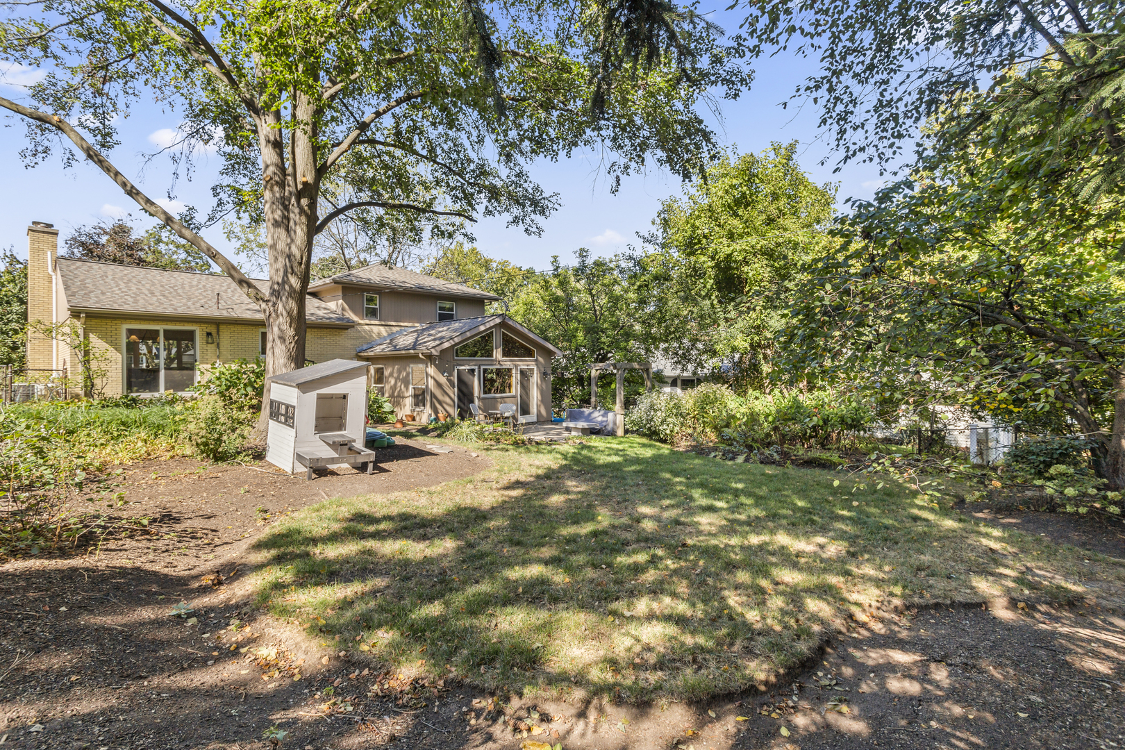 303 Woodstock Avenue