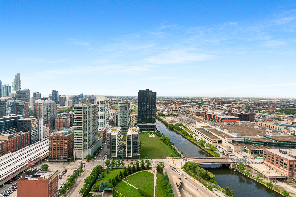 235 W Van Buren Street Unit: 3807