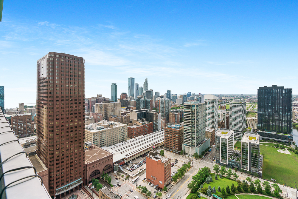235 W Van Buren Street Unit: 3807