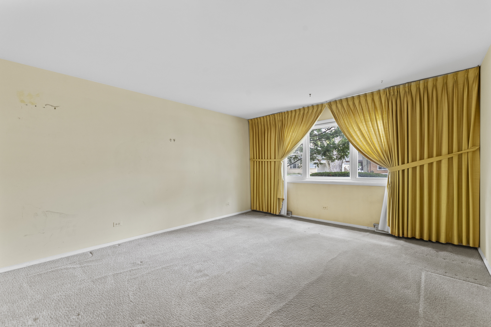 9435 Meadow Lane