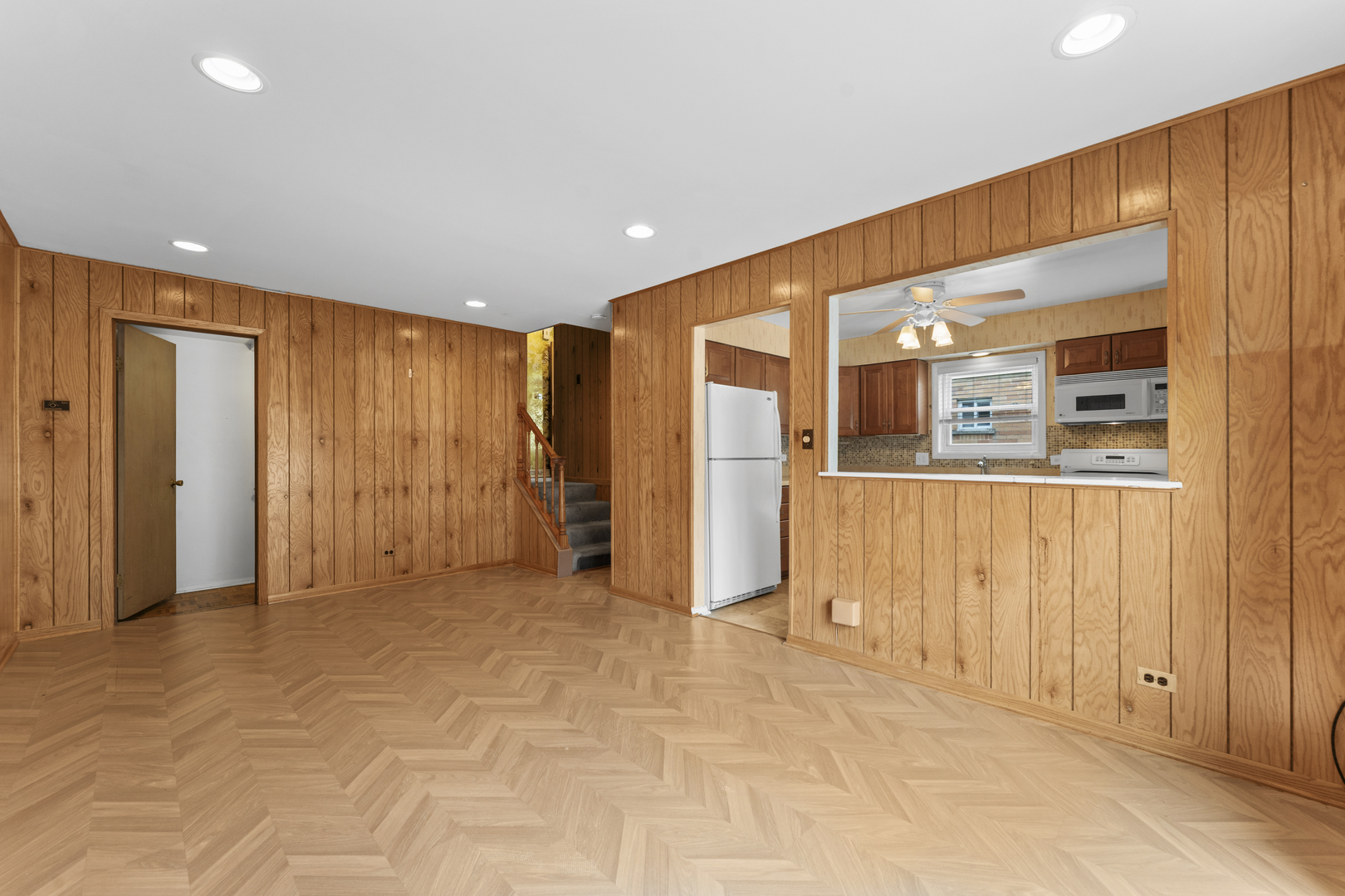9435 Meadow Lane