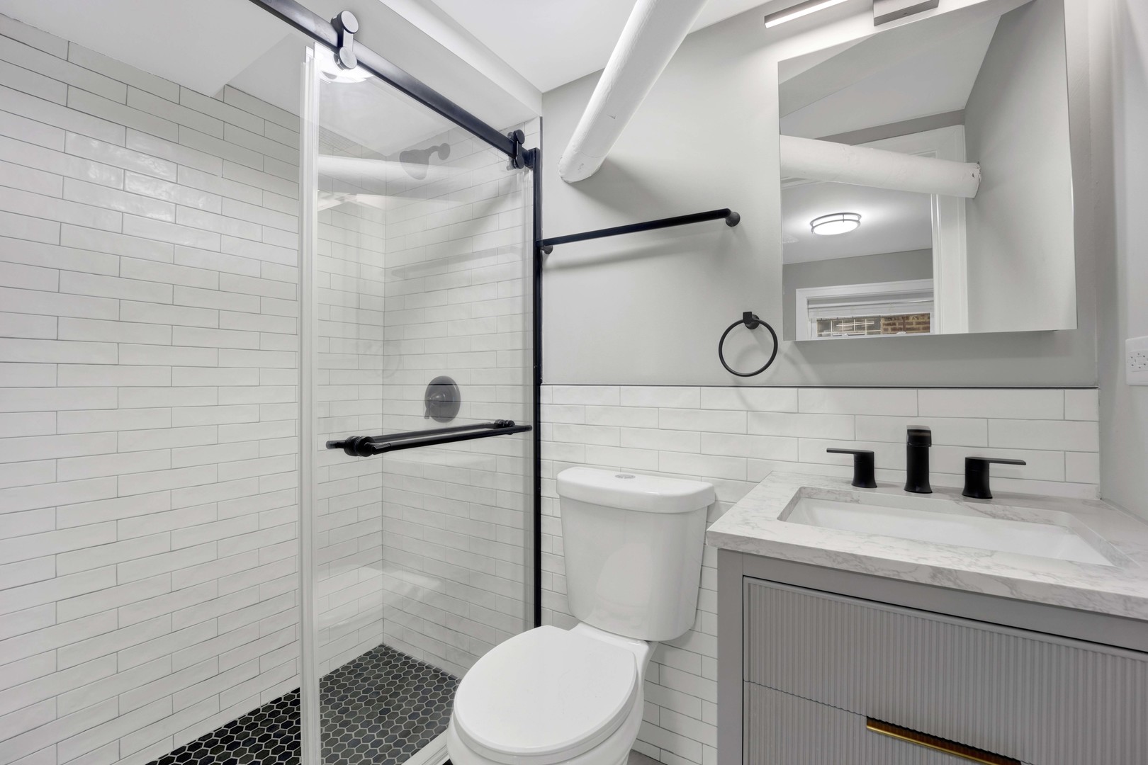 2109 W Eastwood Avenue Unit: G