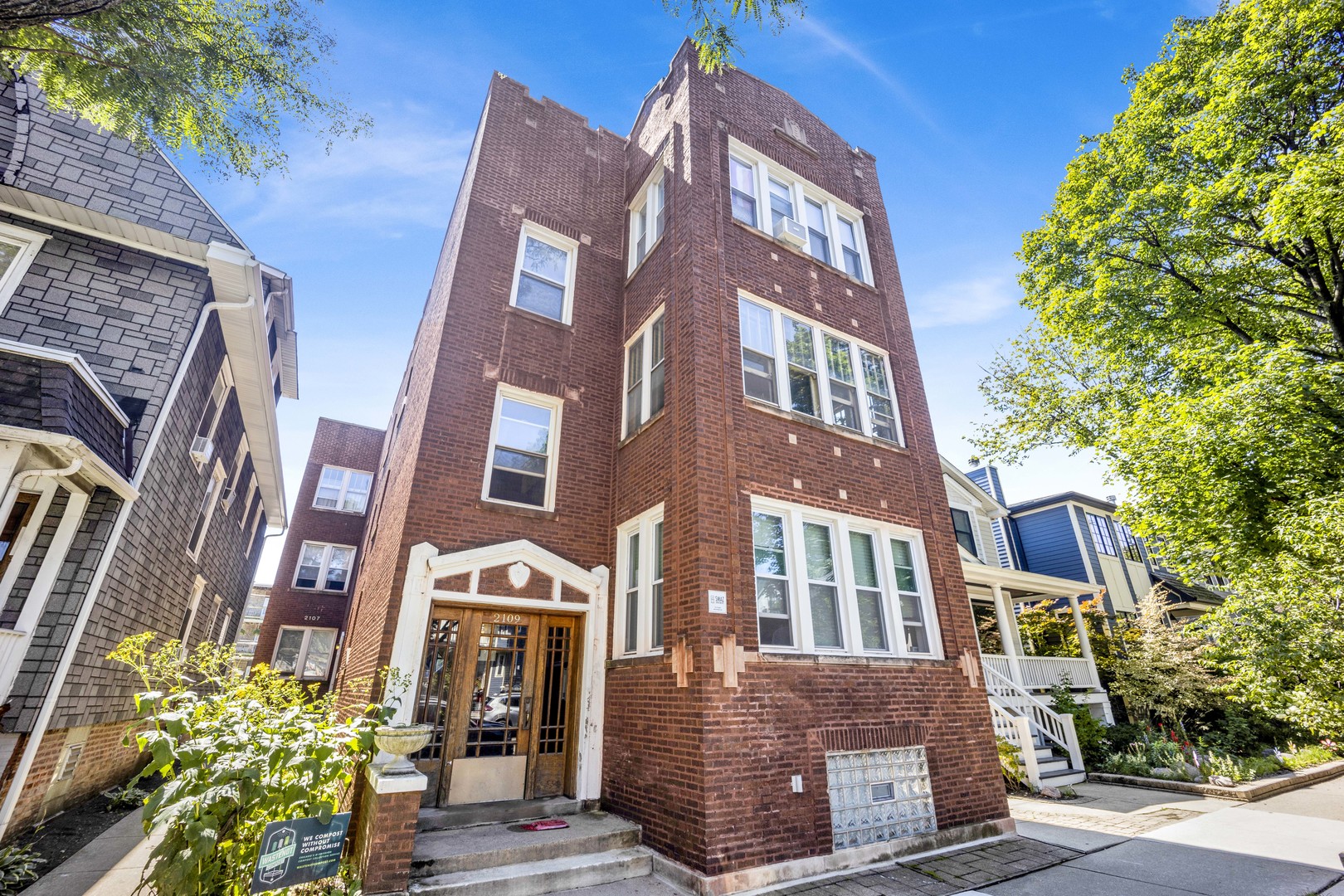 2109 W Eastwood Avenue Unit: G
