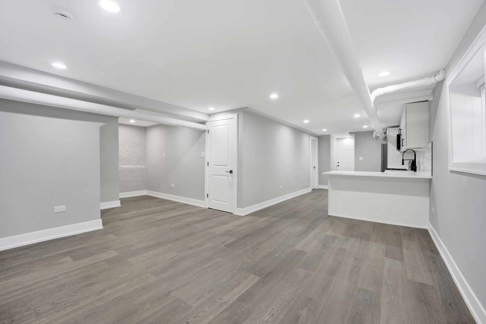 2109 W Eastwood Avenue Unit: G