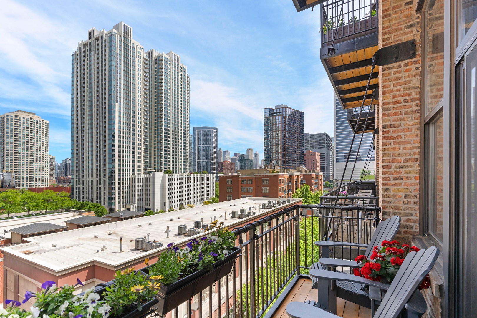 616 W Fulton Street Unit: 503