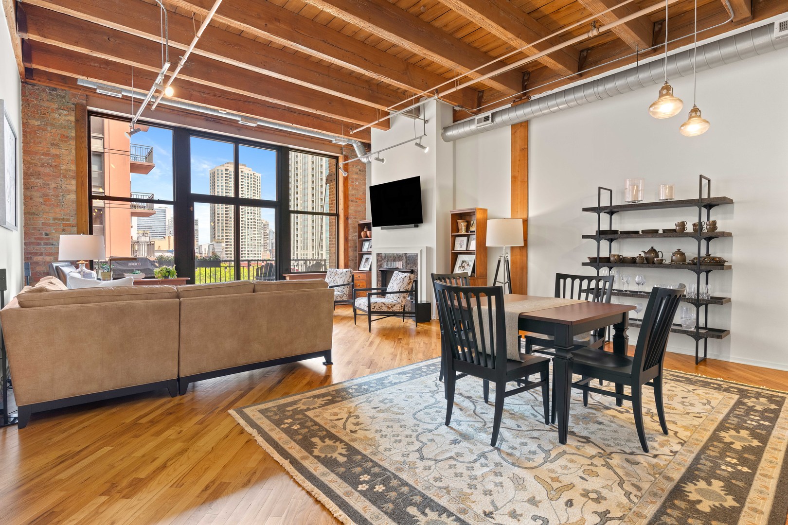 616 W Fulton Street Unit: 503