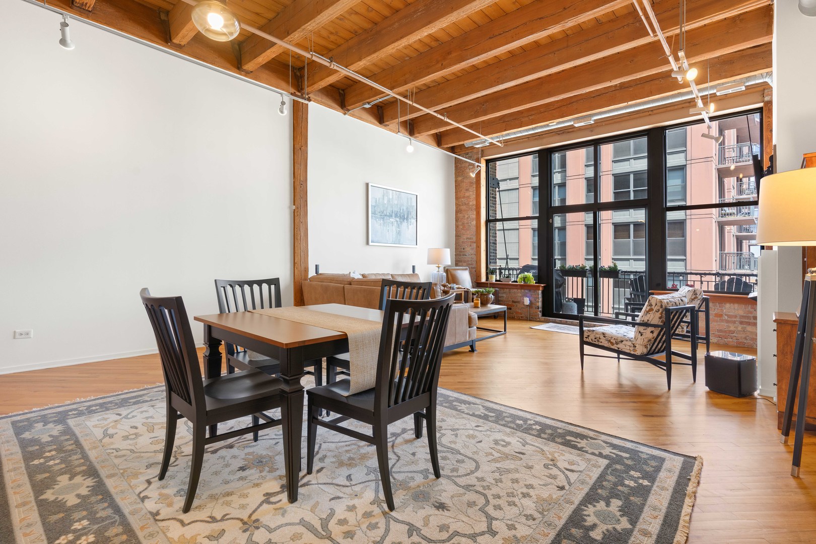 616 W Fulton Street Unit: 503