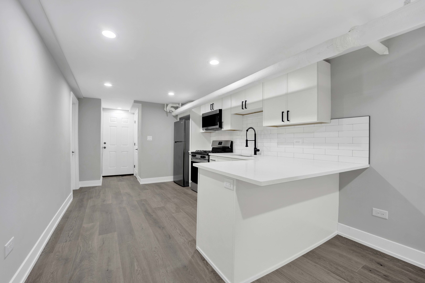 2109 W Eastwood Avenue Unit: G