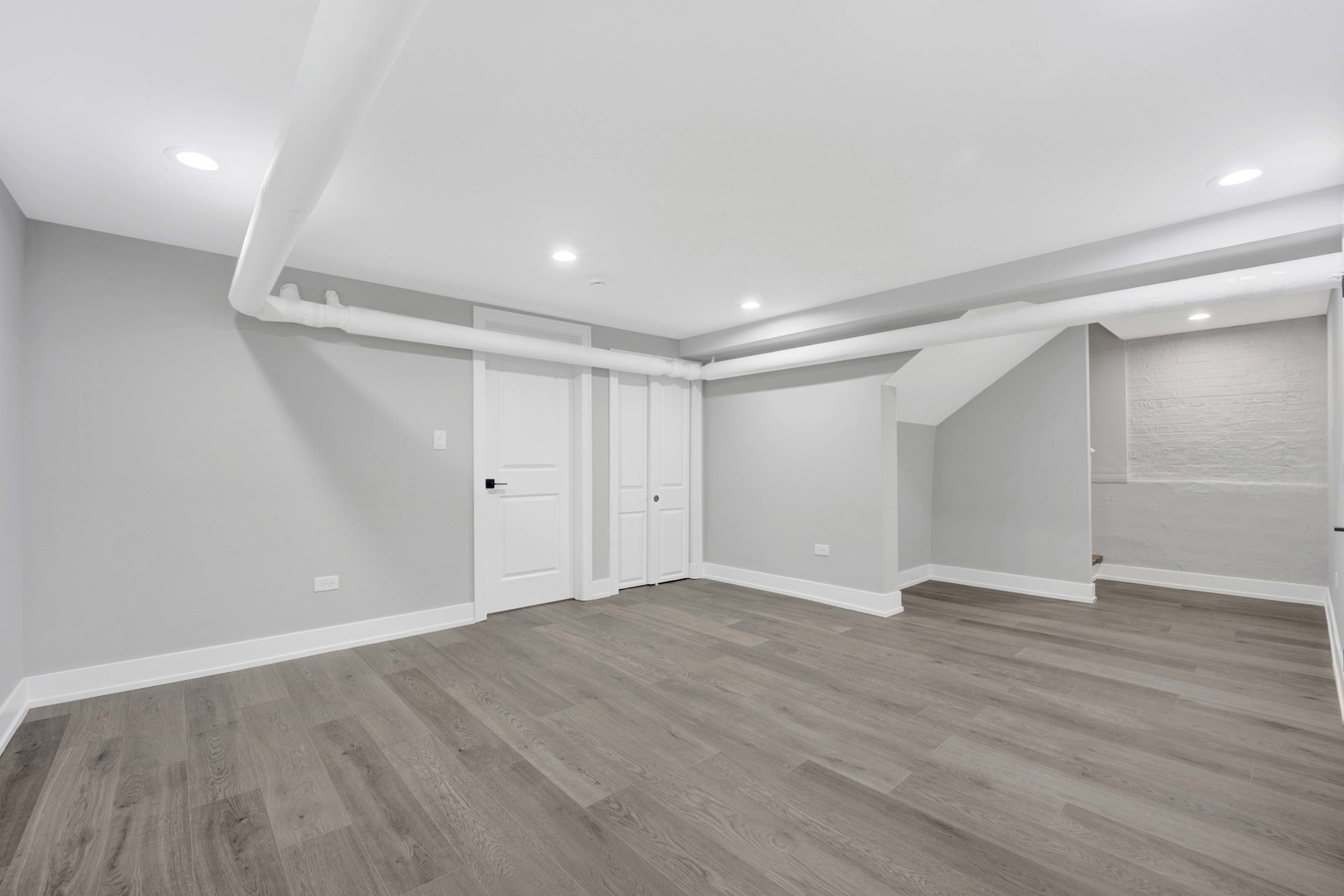 2109 W Eastwood Avenue Unit: G