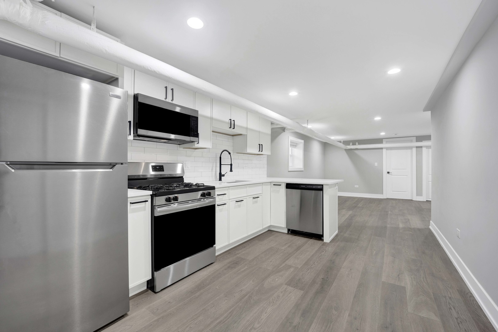 2109 W Eastwood Avenue Unit: G