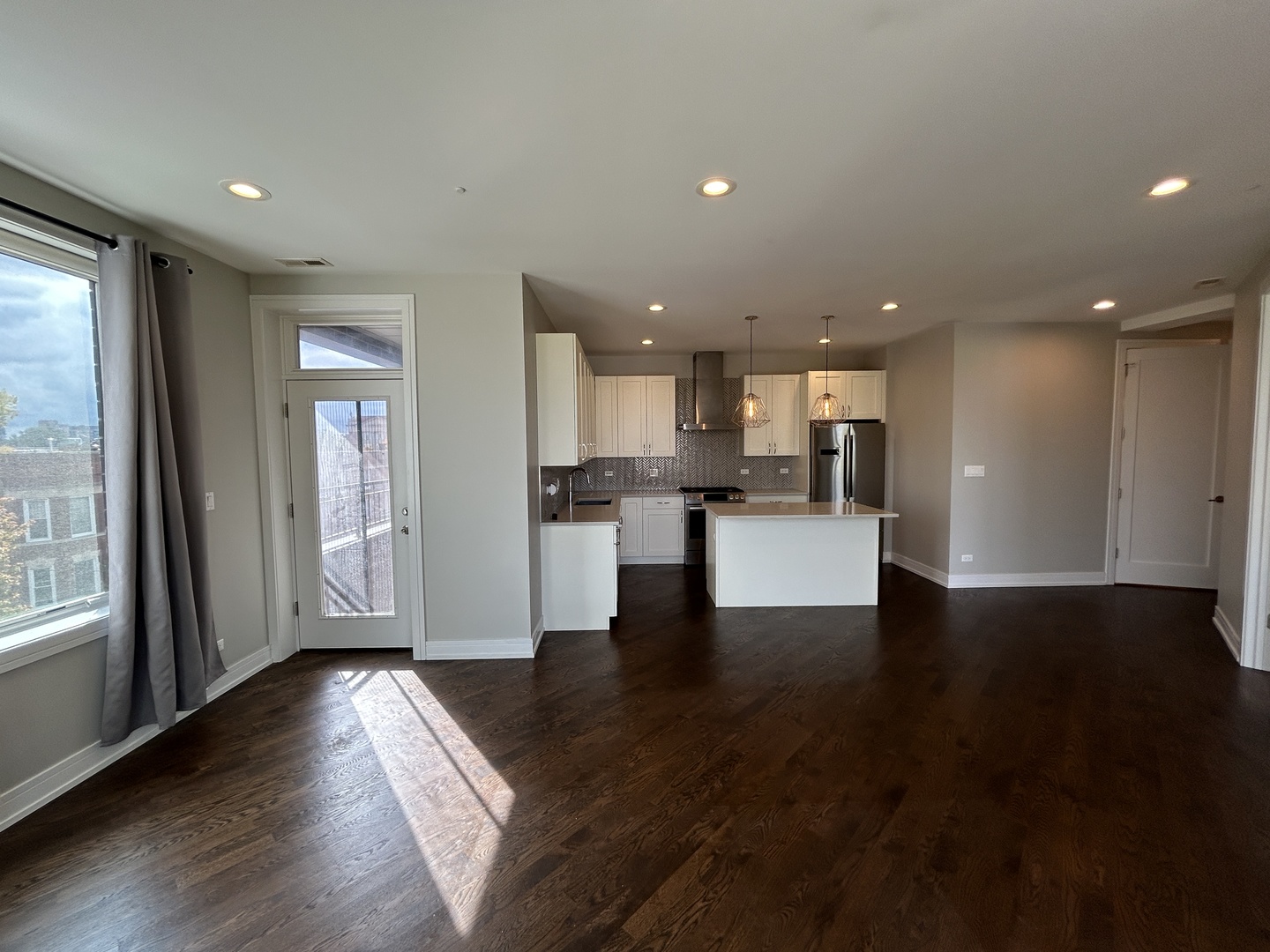 2303 W Wilcox Street Unit: 4N