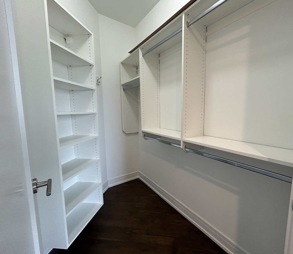 2303 W Wilcox Street Unit: 4N