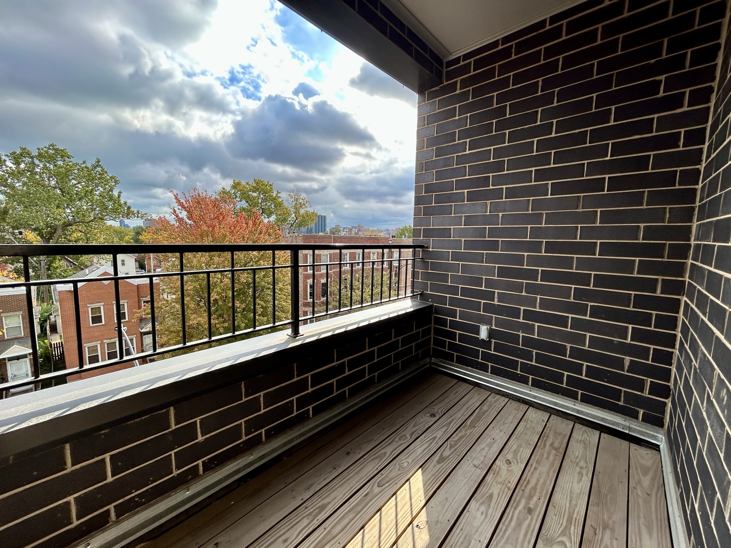 2303 W Wilcox Street Unit: 4N