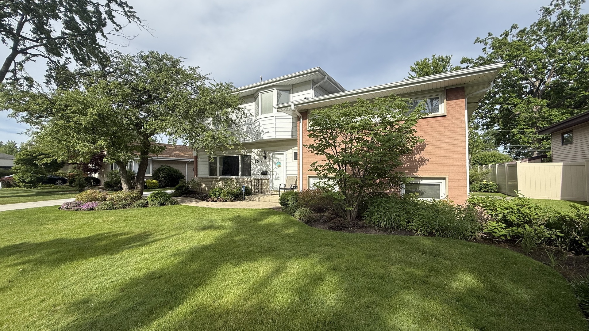 1207 Sherwood Road