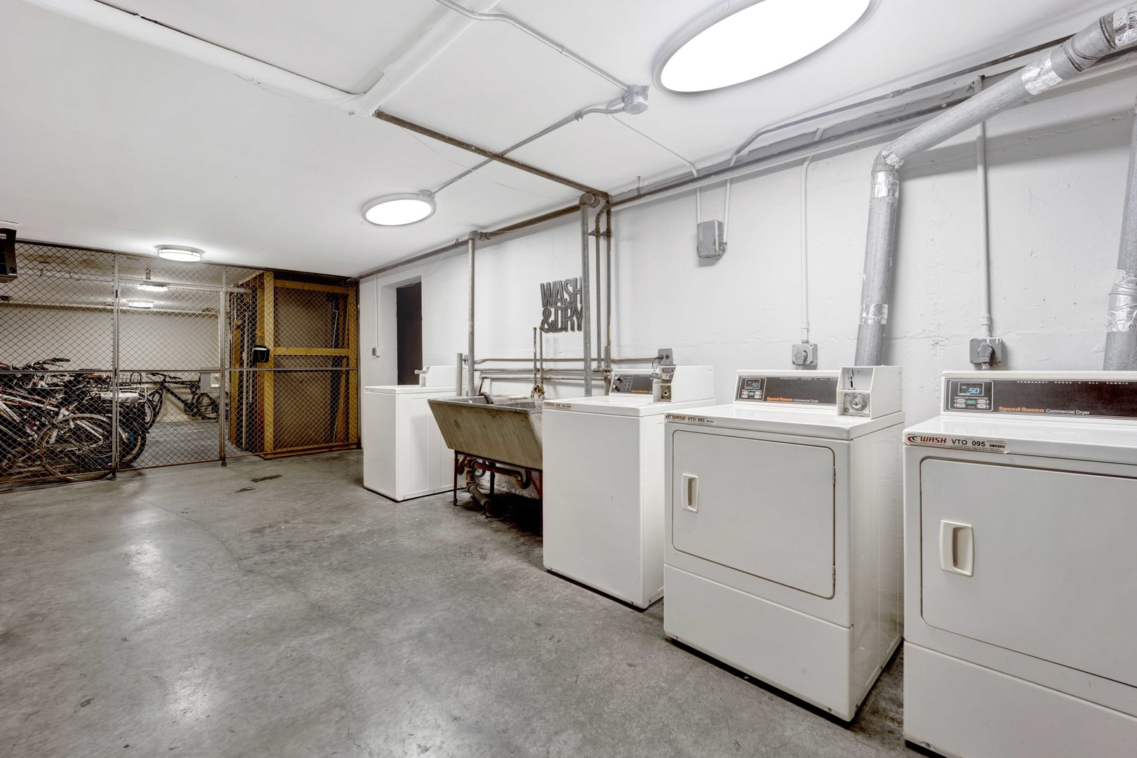 235 W Eugenie Street Unit: G6