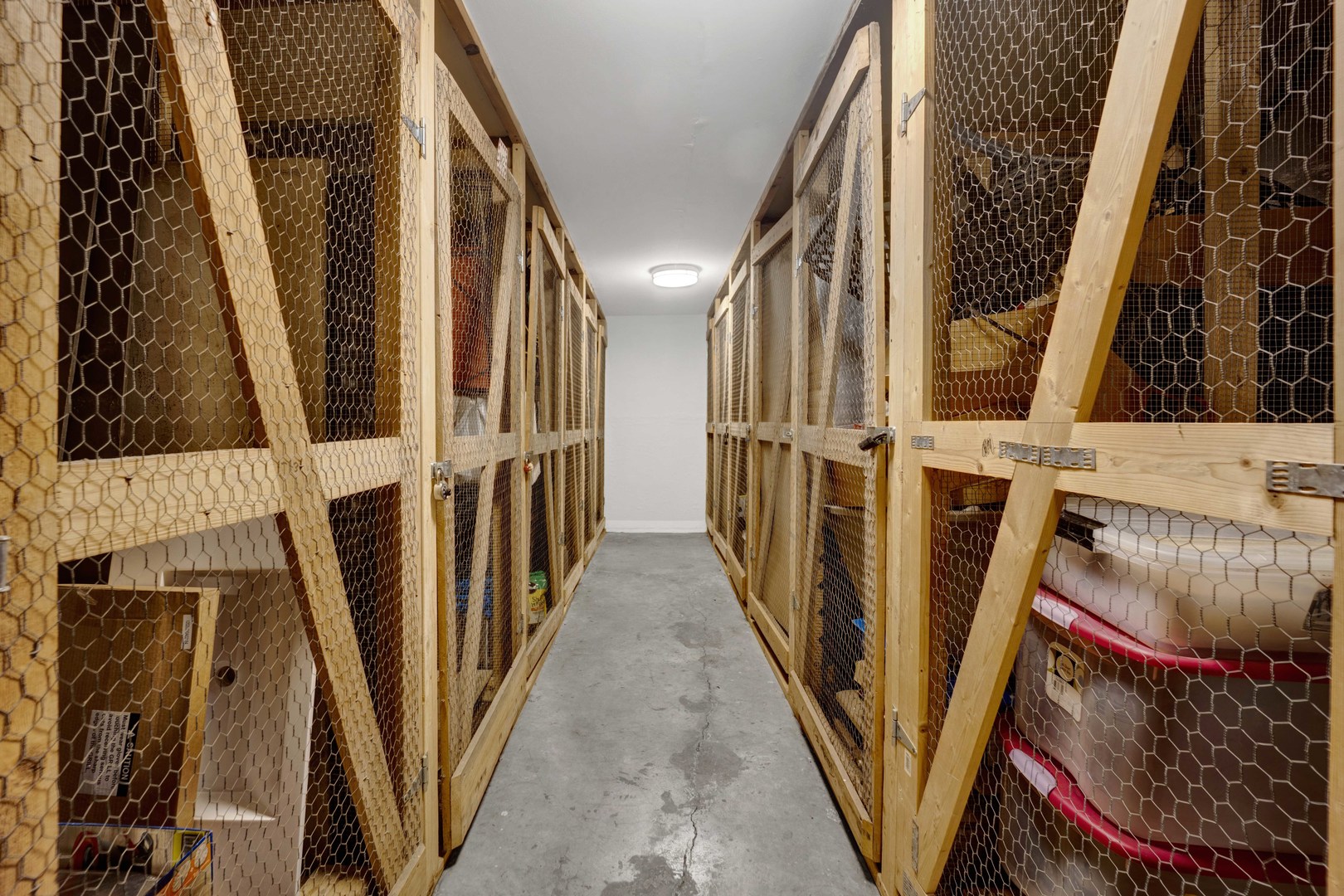 235 W Eugenie Street Unit: G6