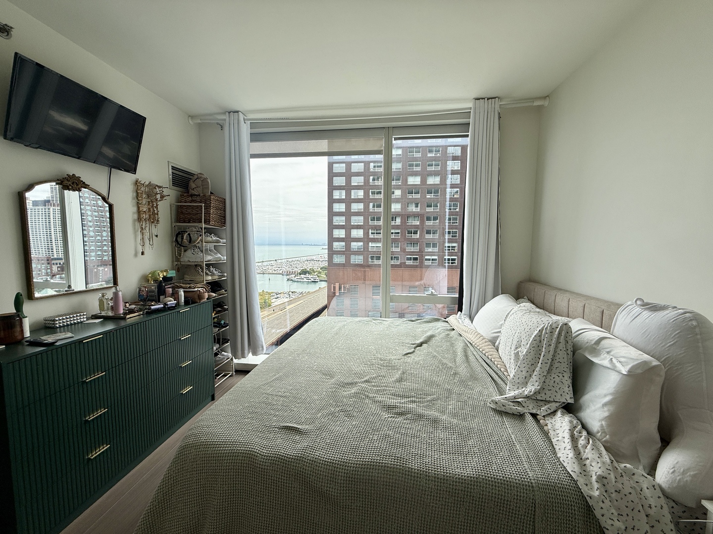 500 N Lake Shore Drive Unit: 1614
