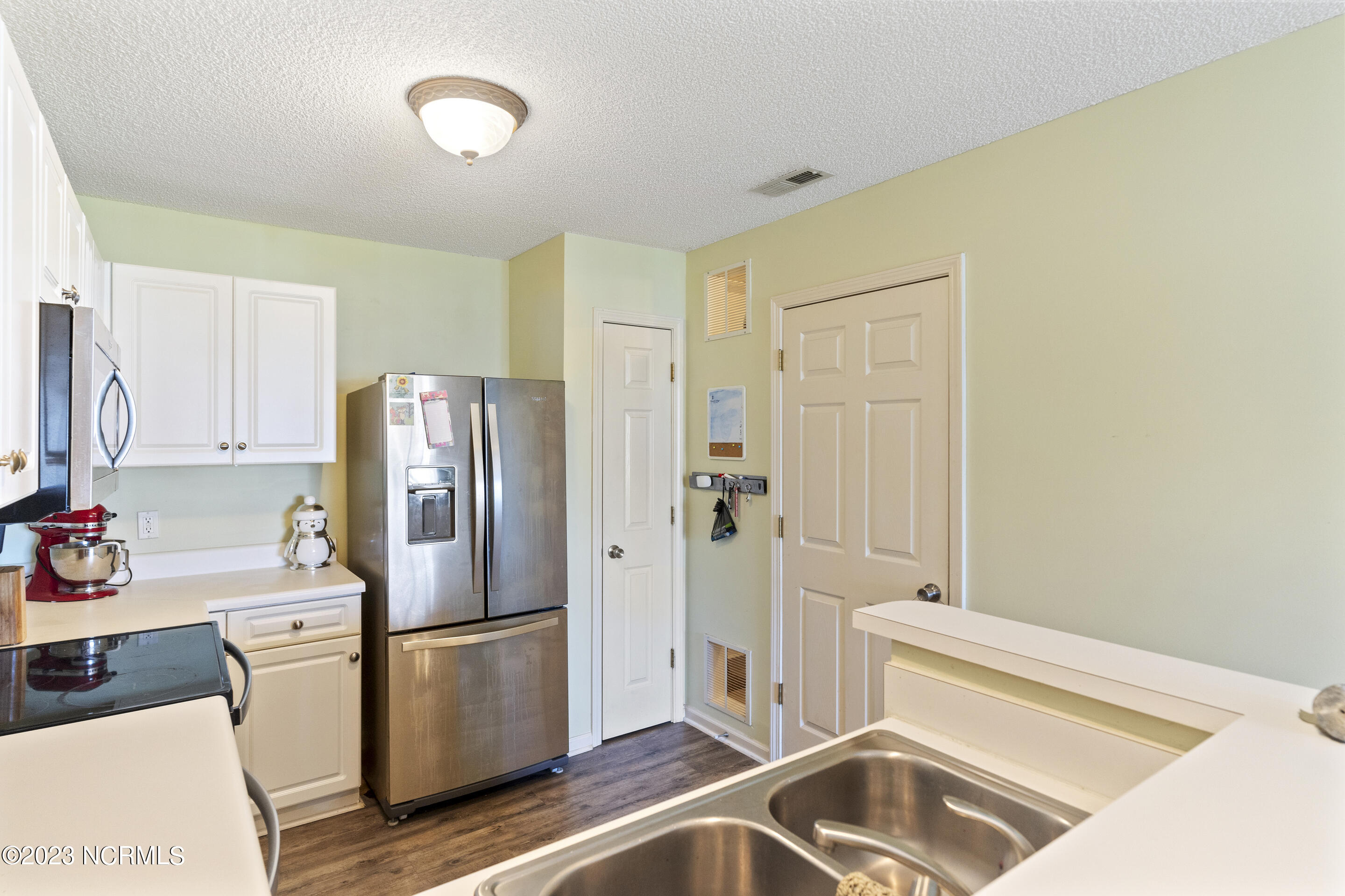 4142 Breezewood Drive, Apt 203