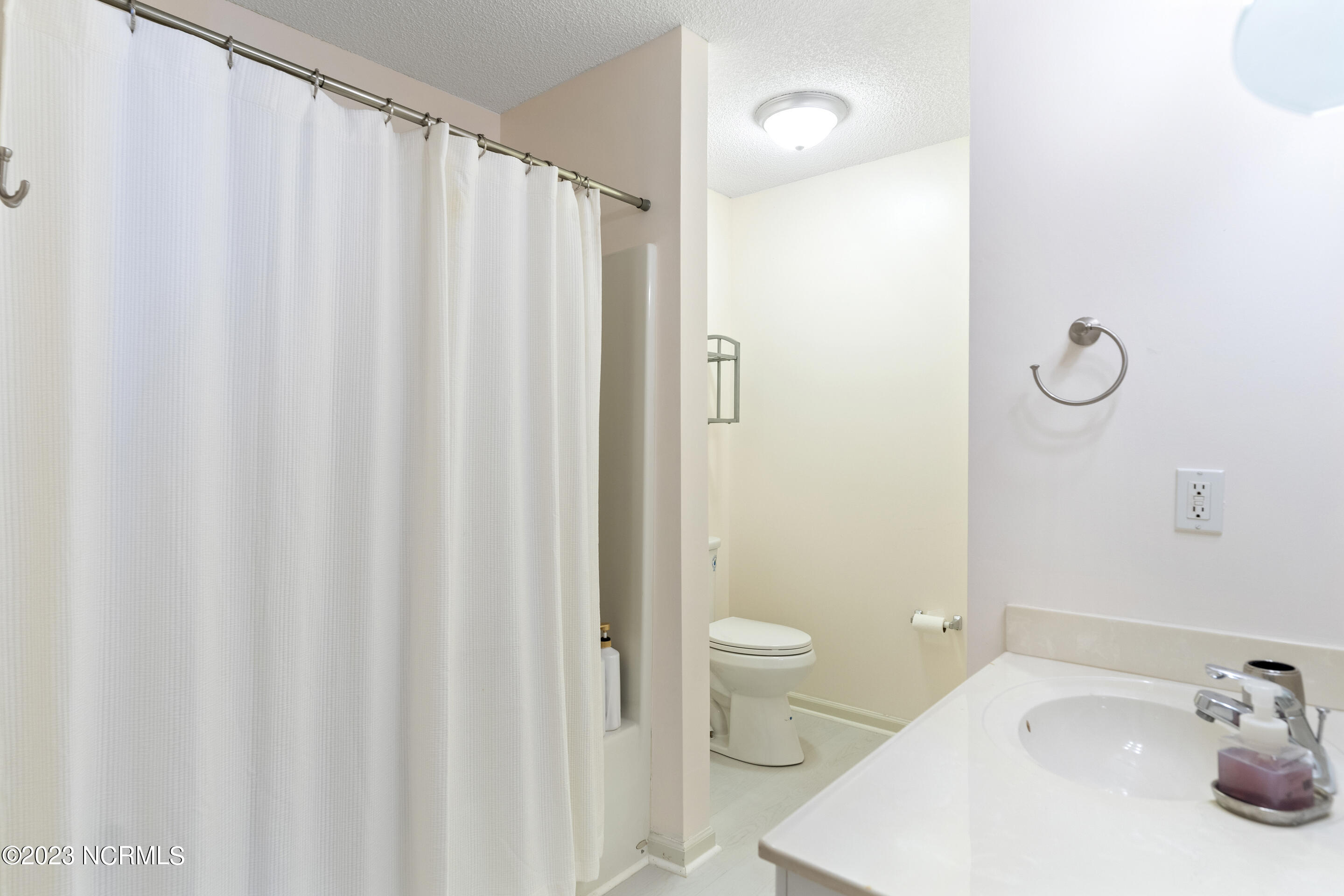 4142 Breezewood Drive, Apt 203