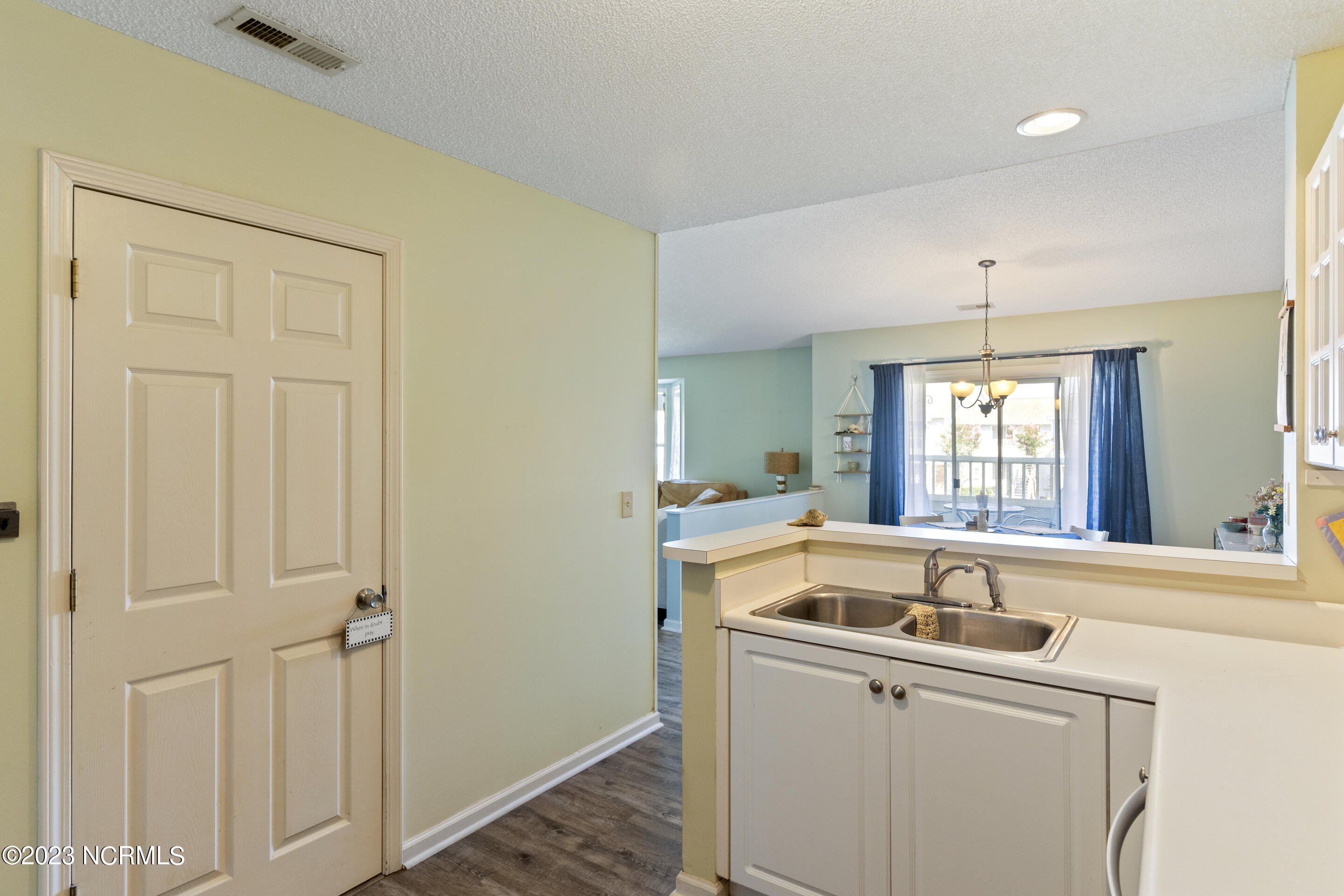 4142 Breezewood Drive, Apt 203
