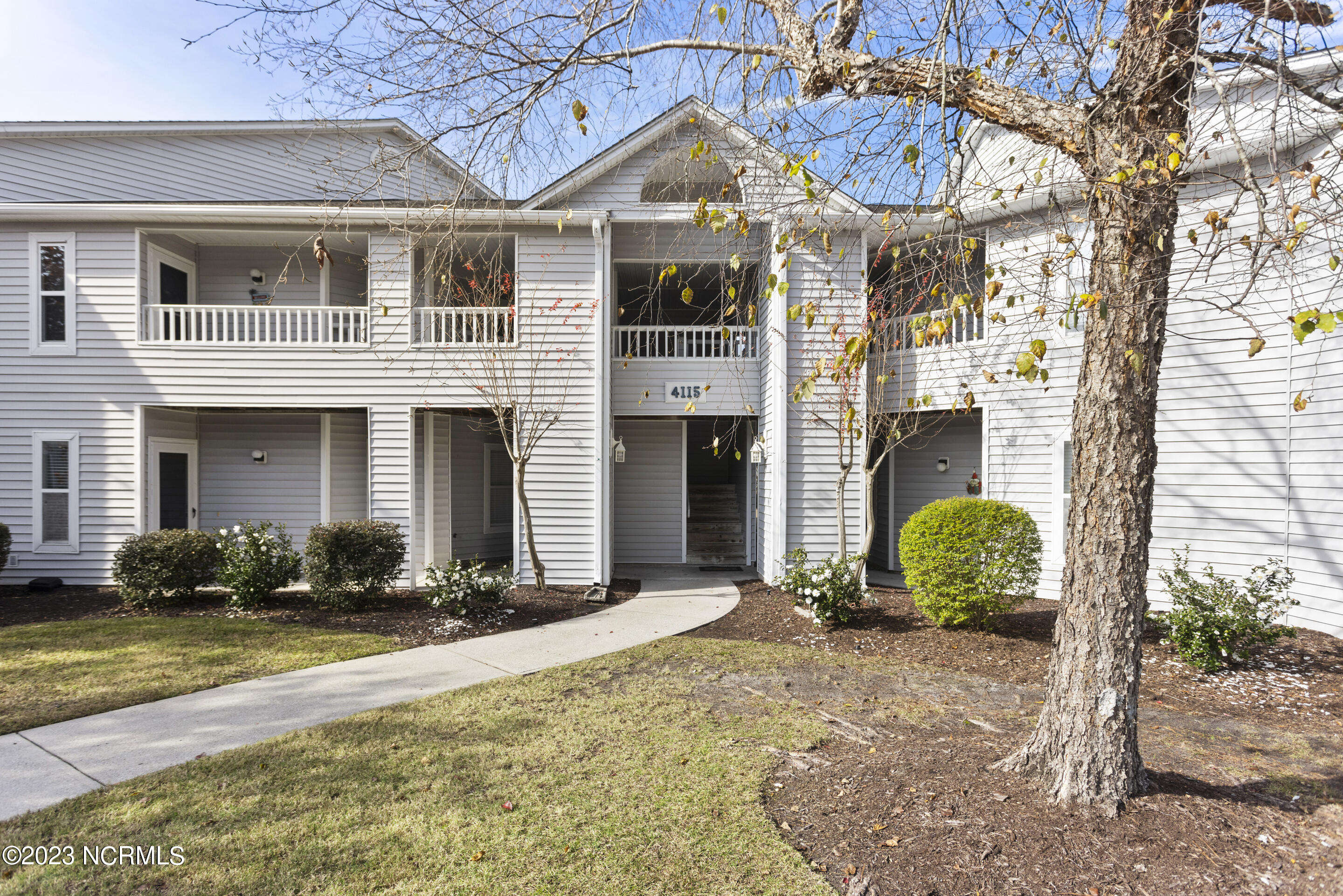 4115 Breezewood Drive, 204