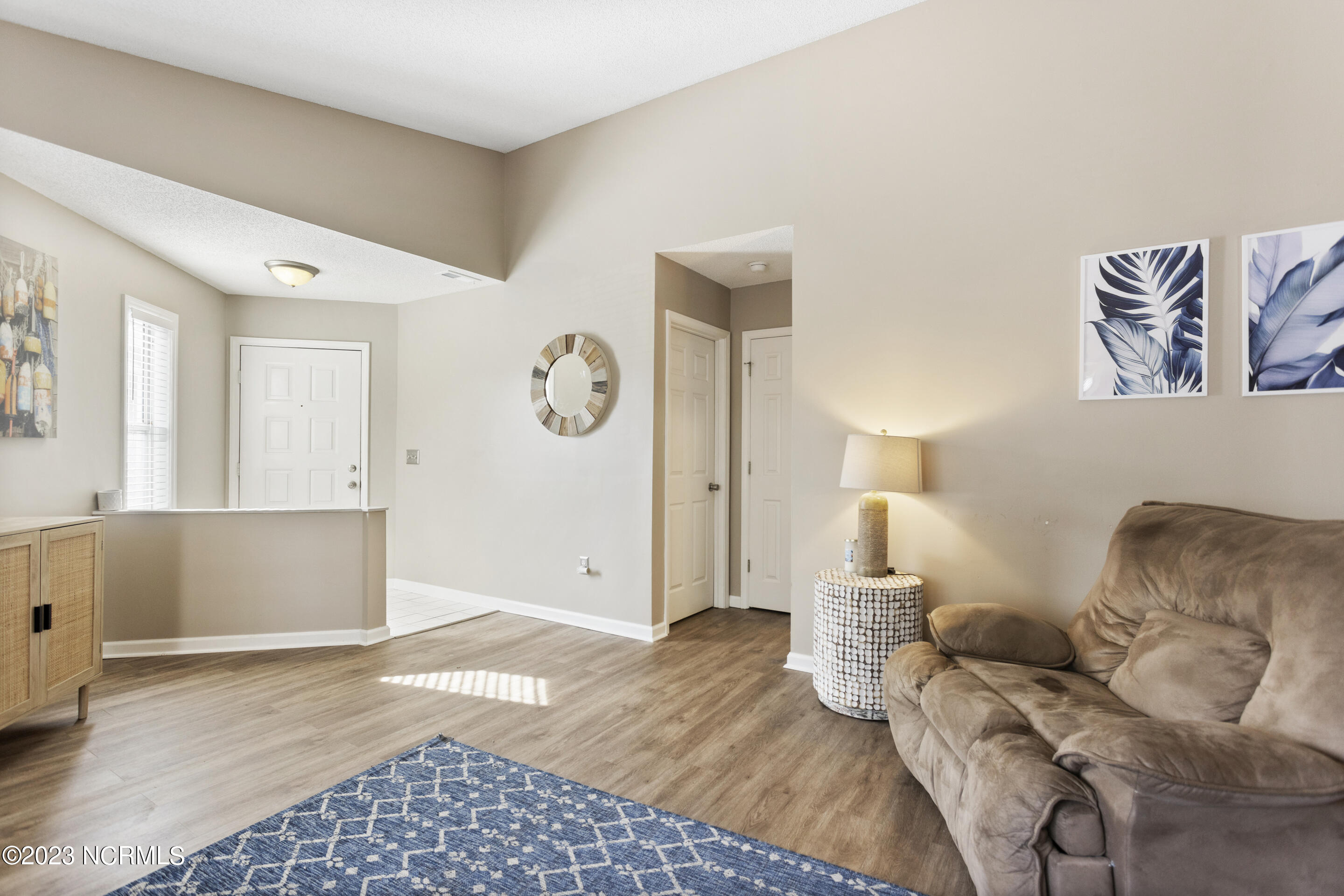 4115 Breezewood Drive, 204