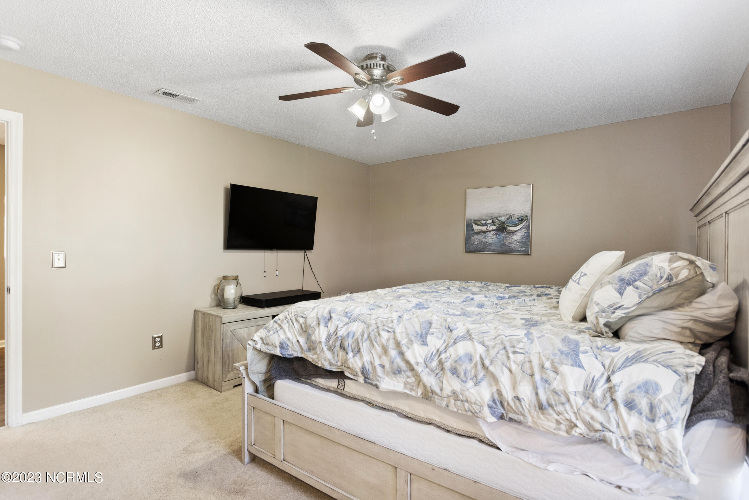 4115 Breezewood Drive, 204