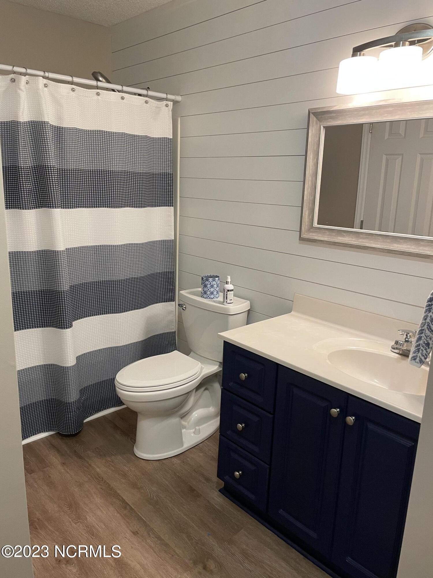 4115 Breezewood Drive, 204